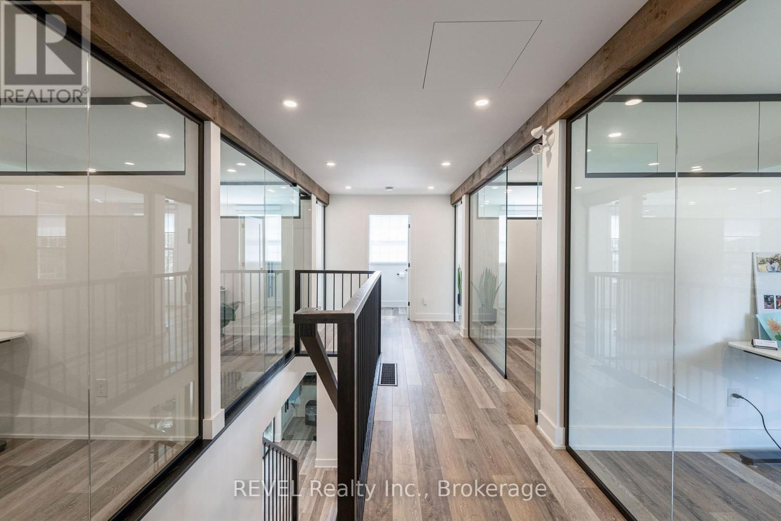 339 MARY STREET Image 27