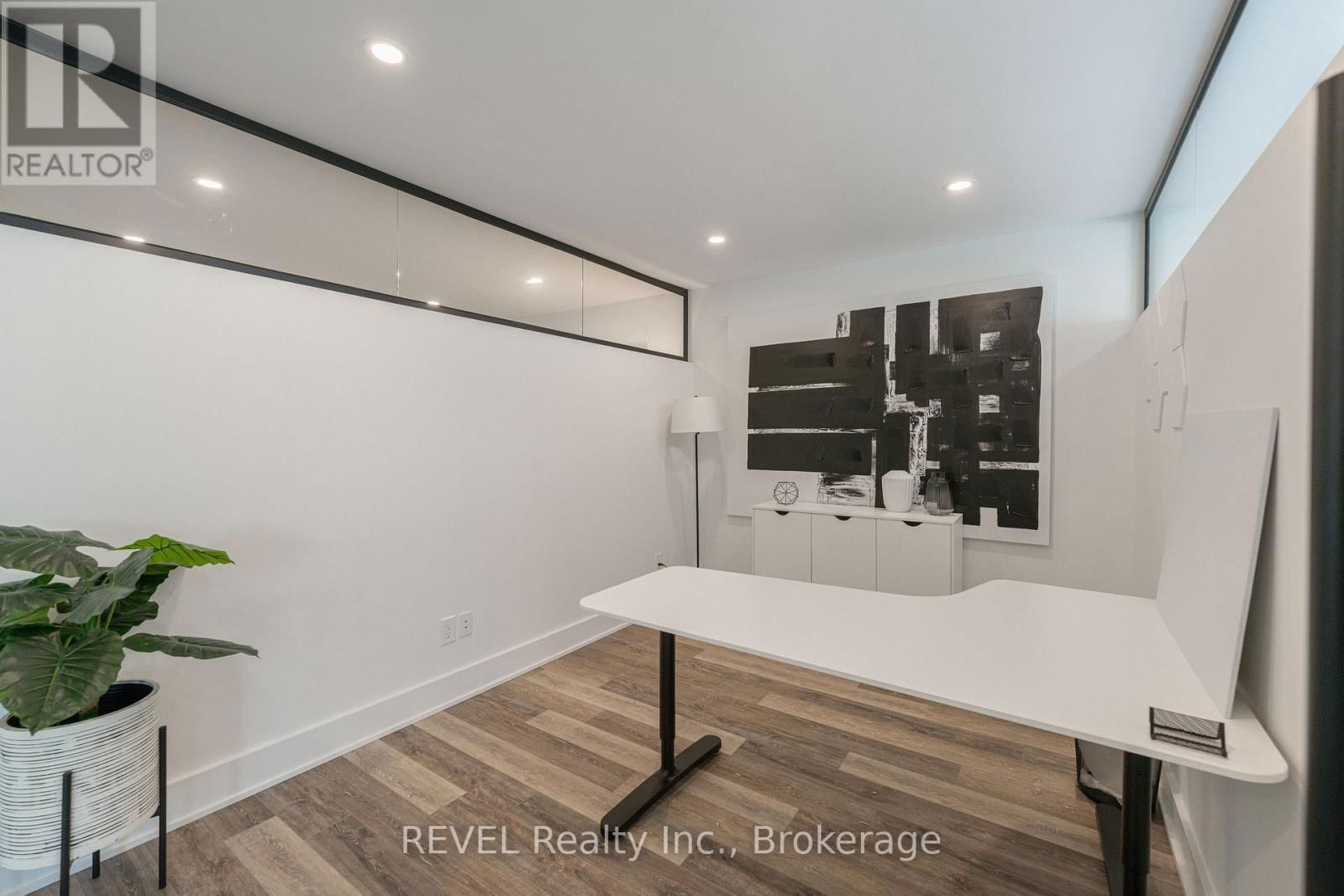 339 MARY STREET Image 31