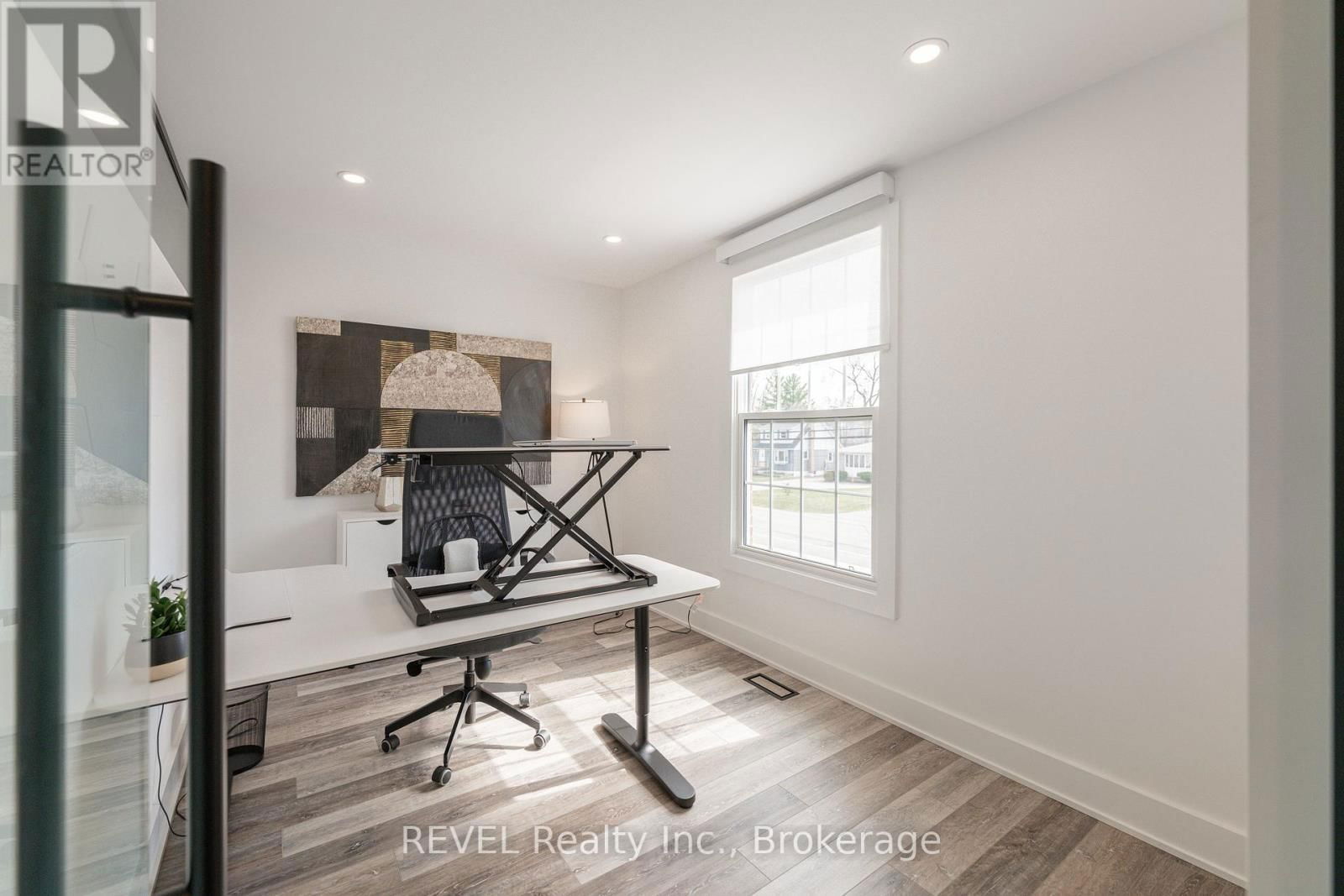 339 MARY STREET Image 32