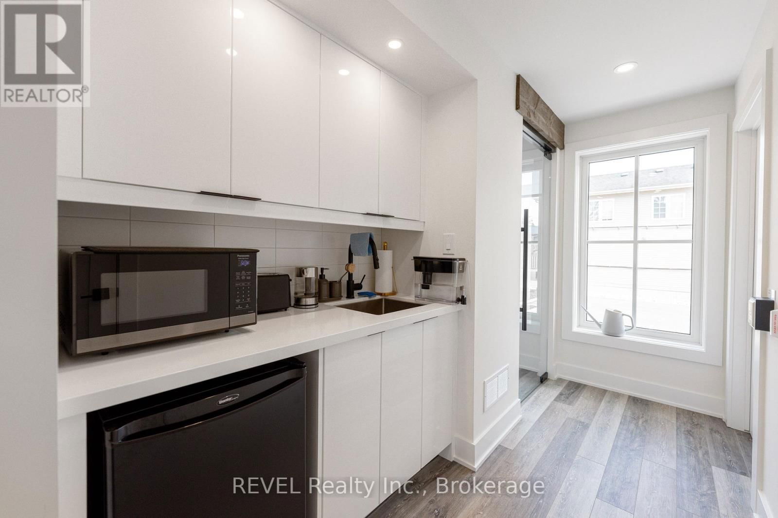 339 MARY STREET Image 40