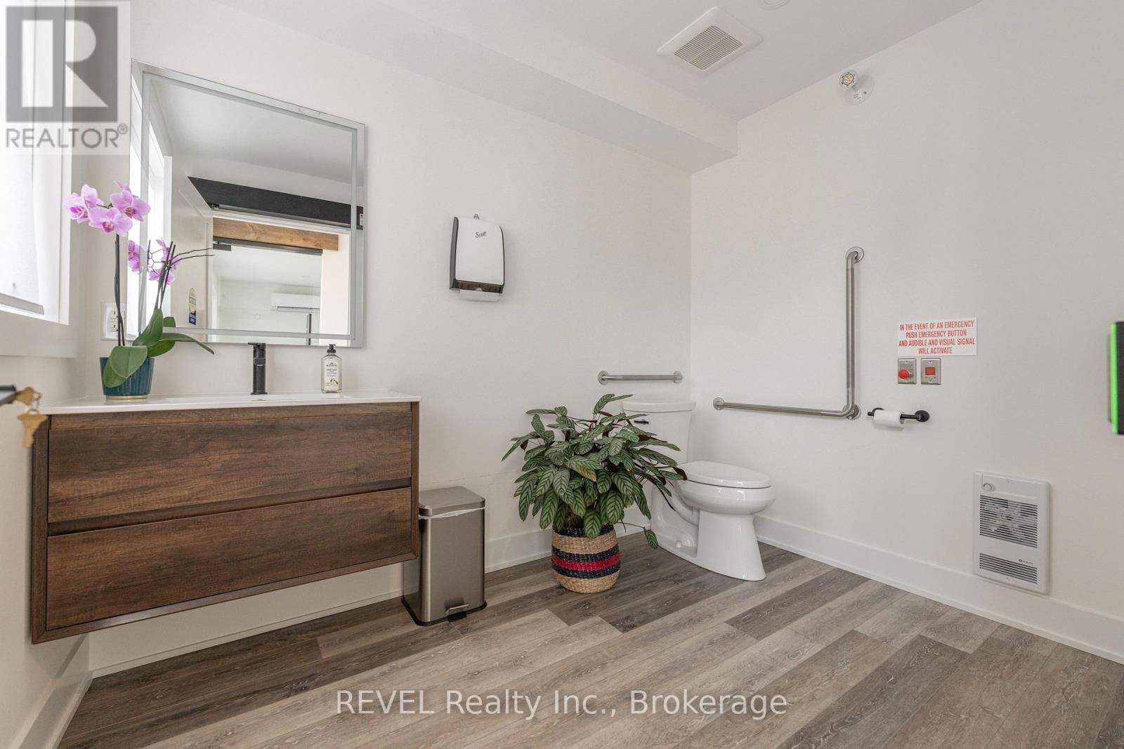 339 MARY STREET Image 42