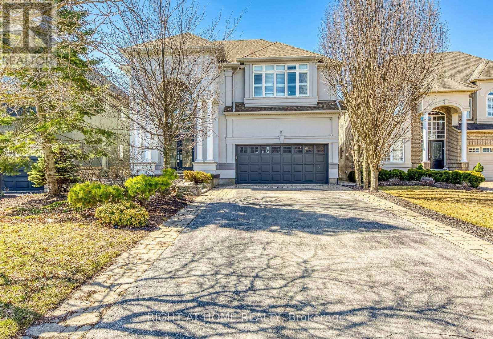 8 HACKAMORE COURT Image 1