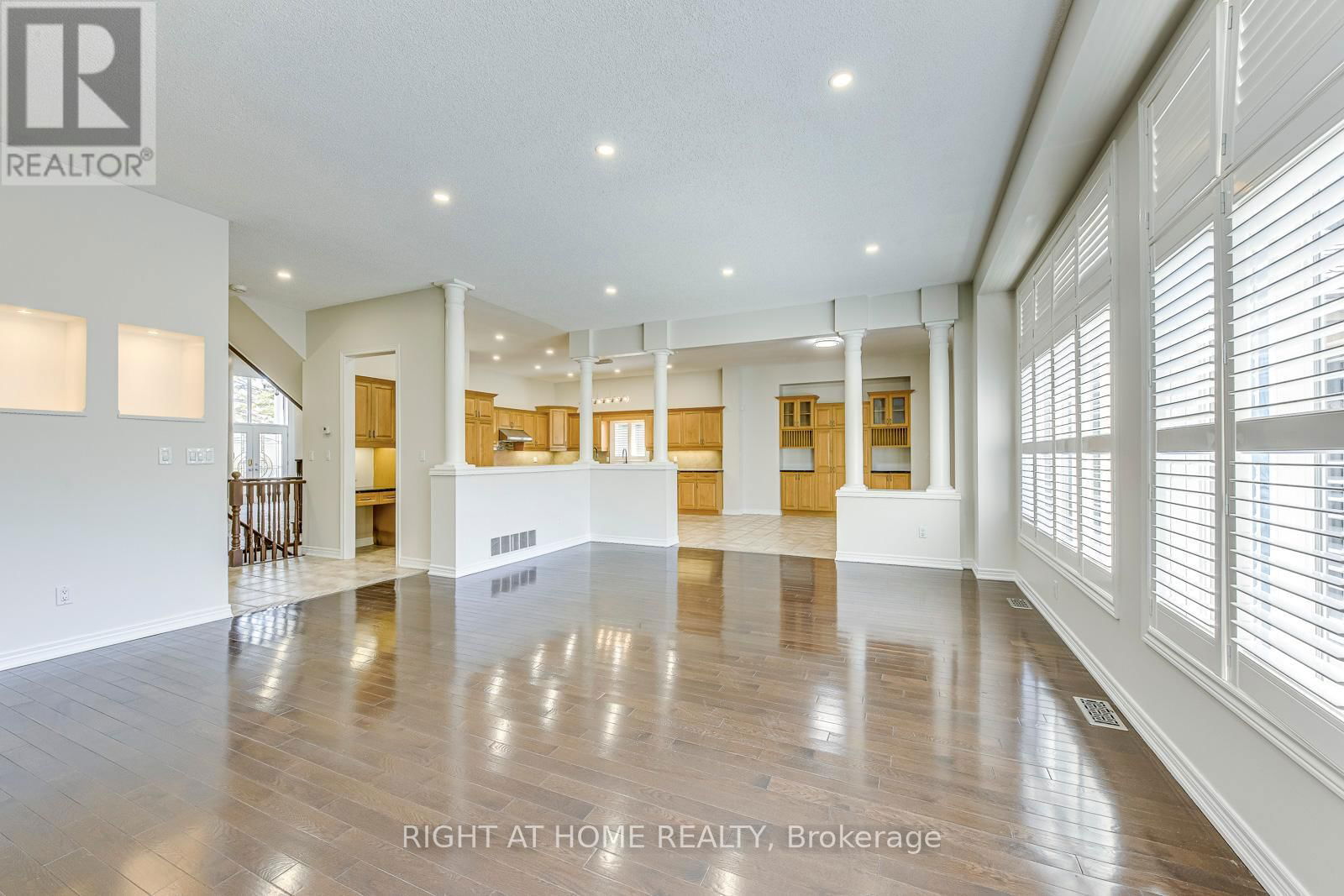 8 HACKAMORE COURT Image 10