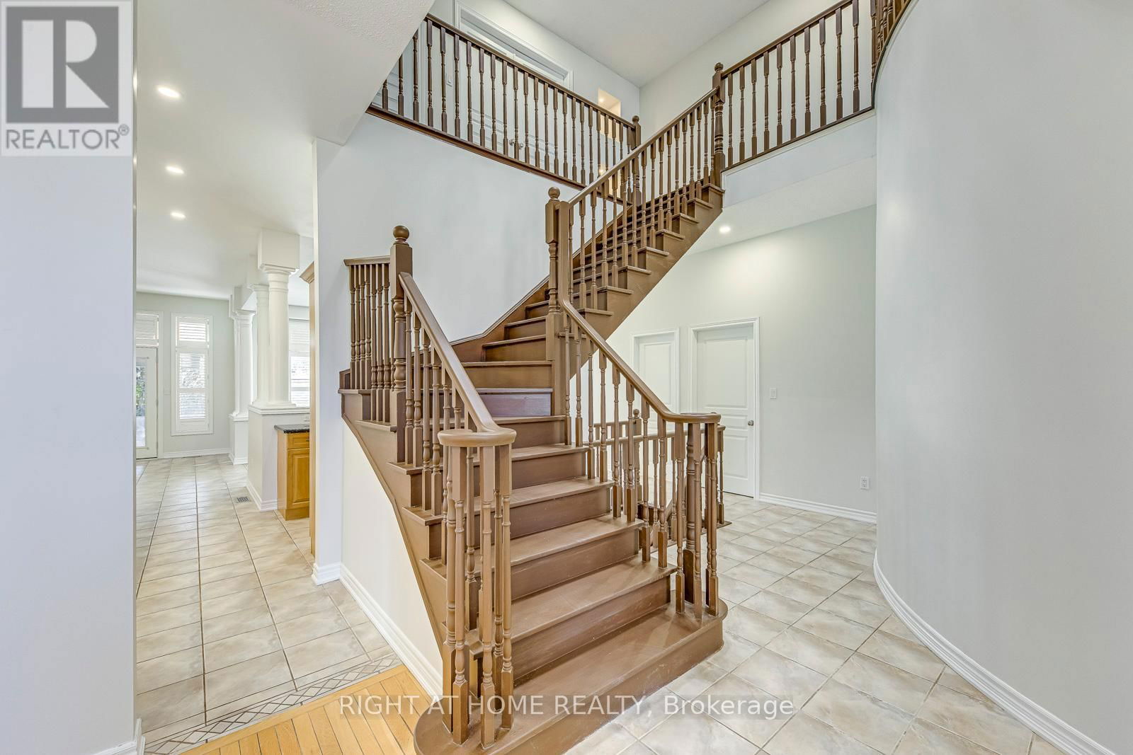 8 HACKAMORE COURT Image 13