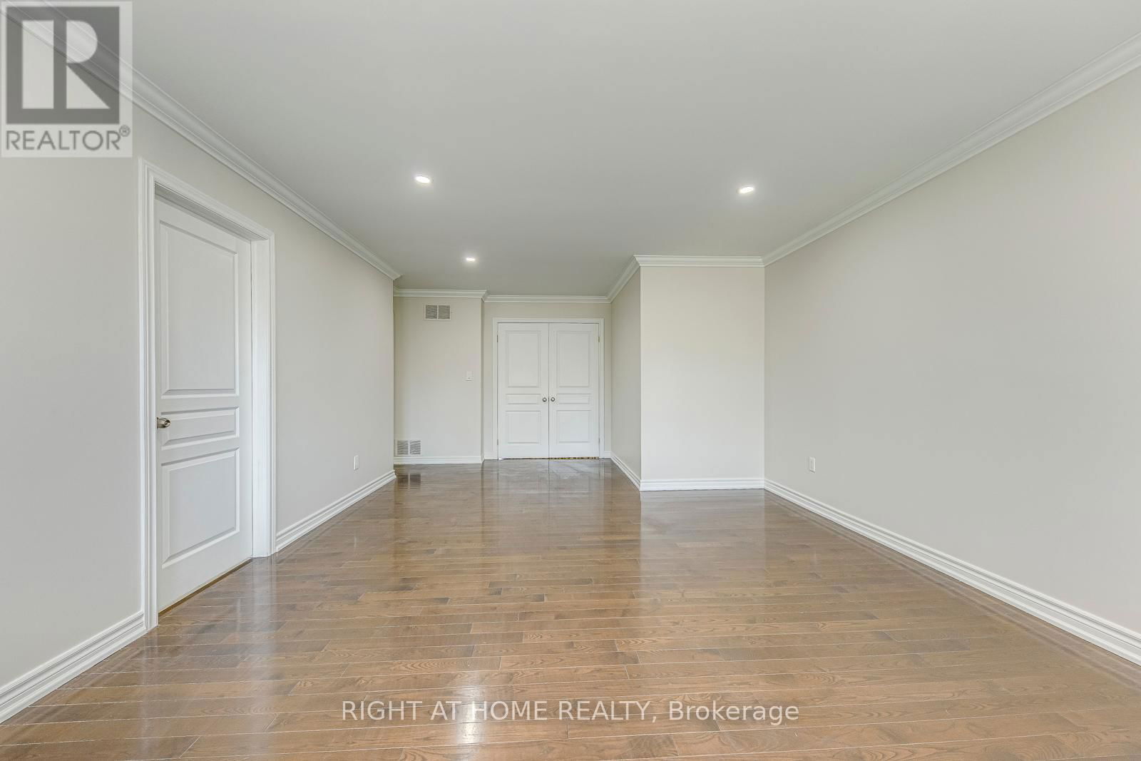 8 HACKAMORE COURT Image 17