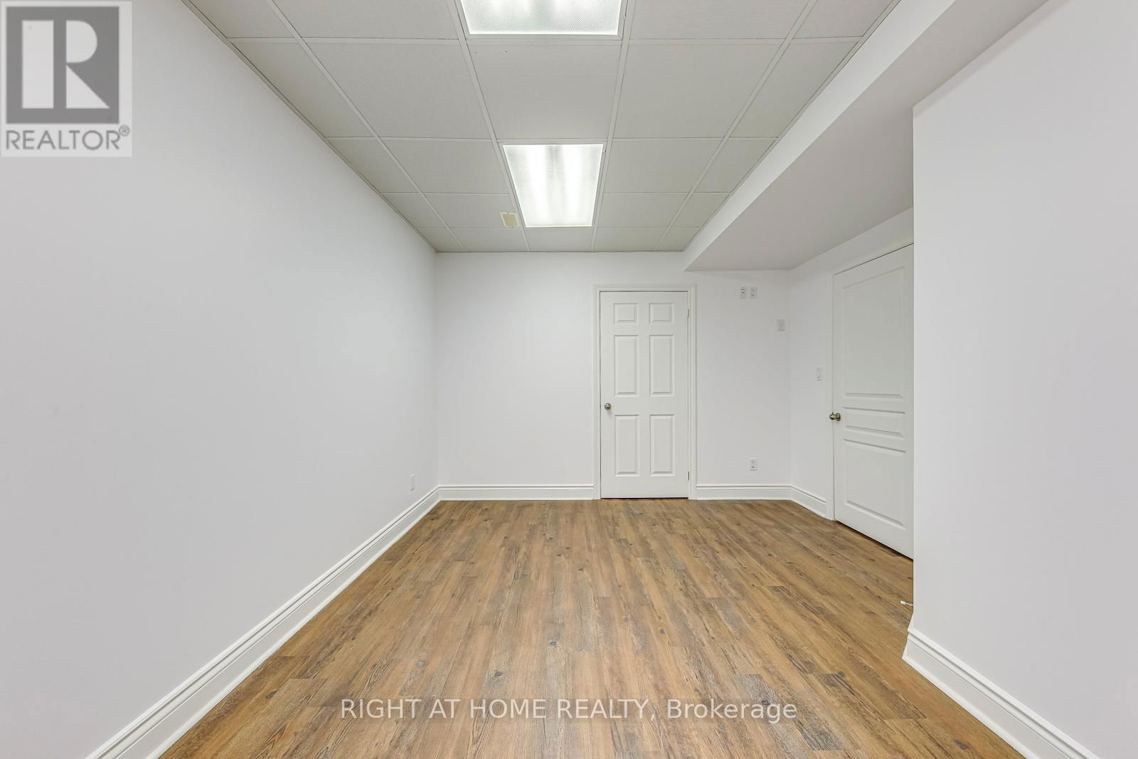 8 HACKAMORE COURT Image 38