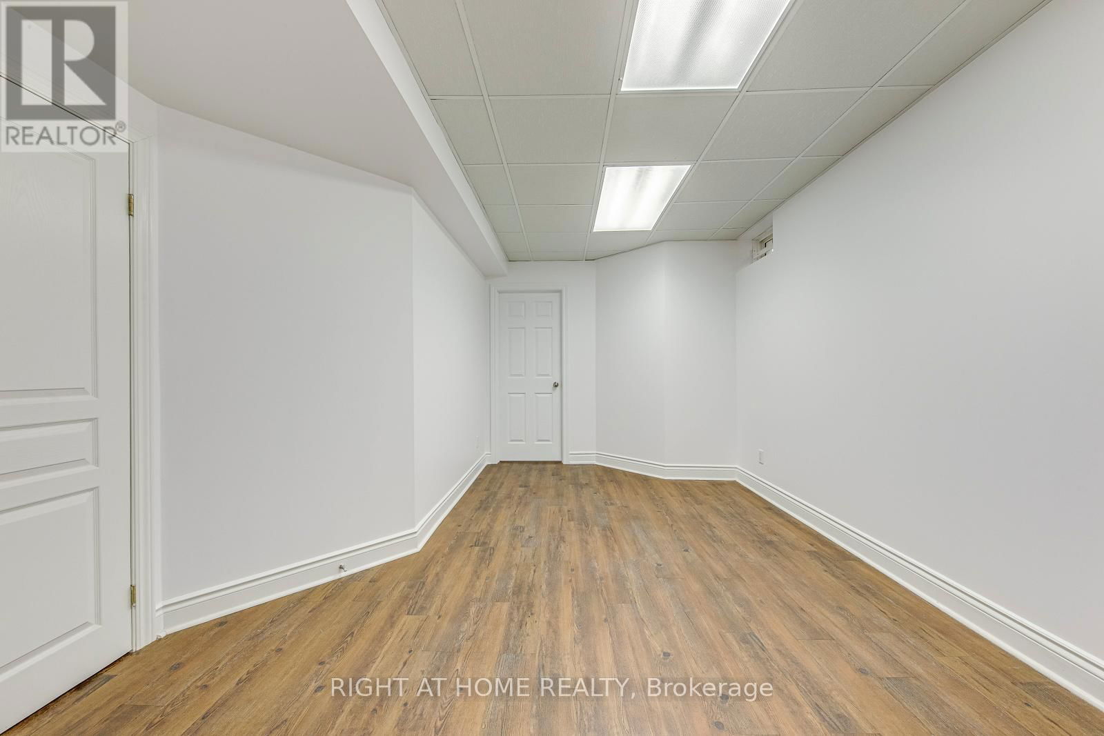 8 HACKAMORE COURT Image 39