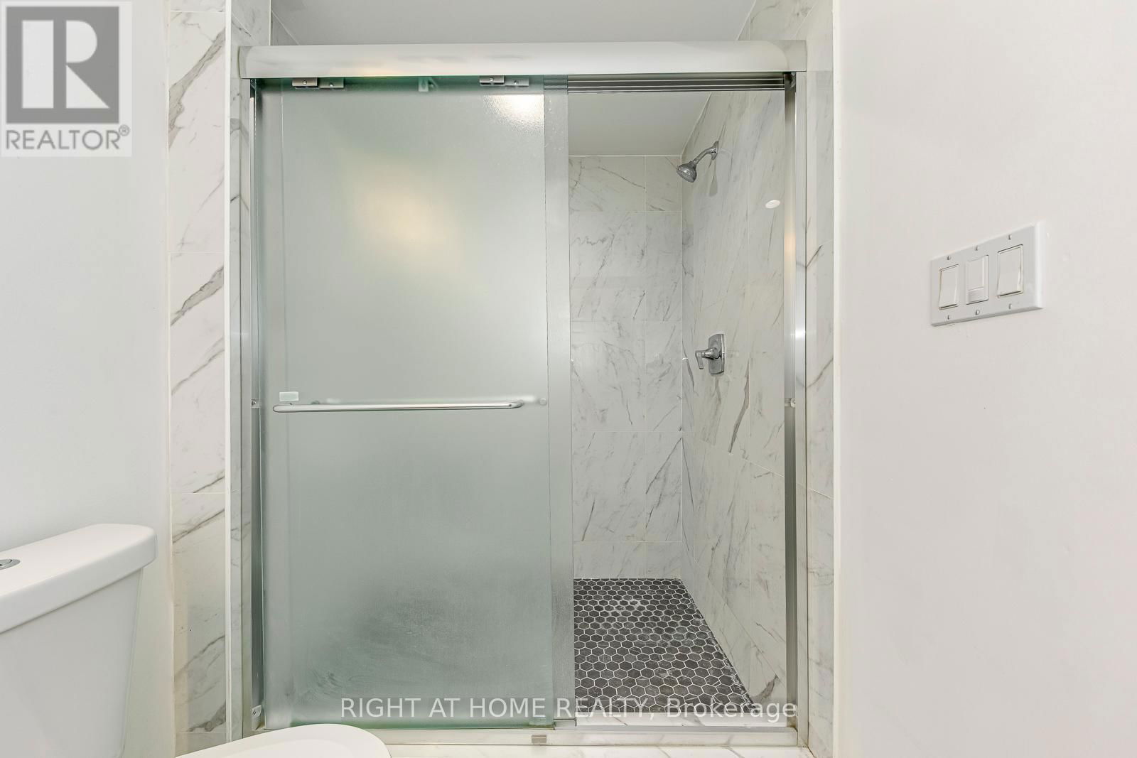 8 HACKAMORE COURT Image 42