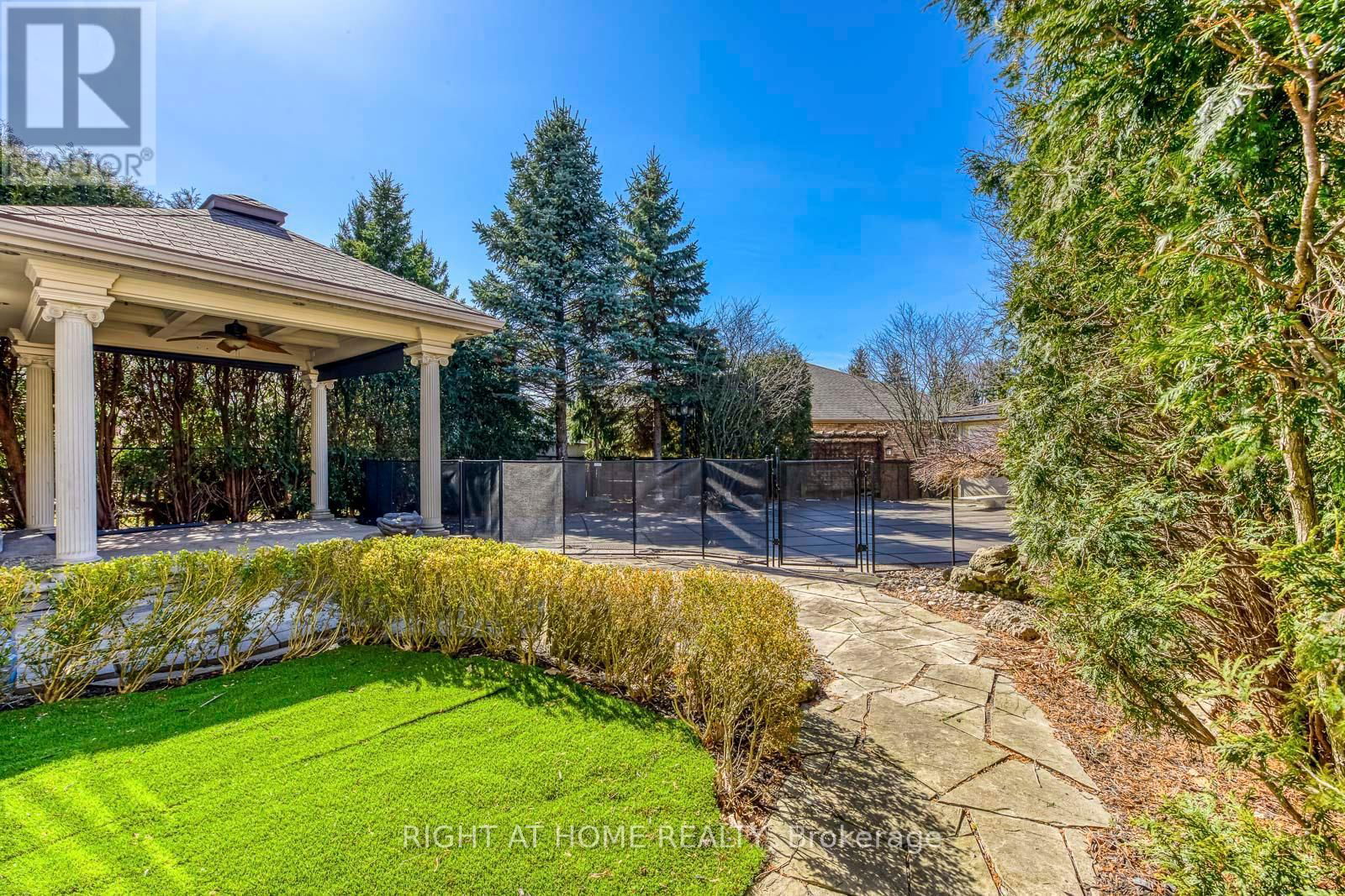 8 HACKAMORE COURT Image 43