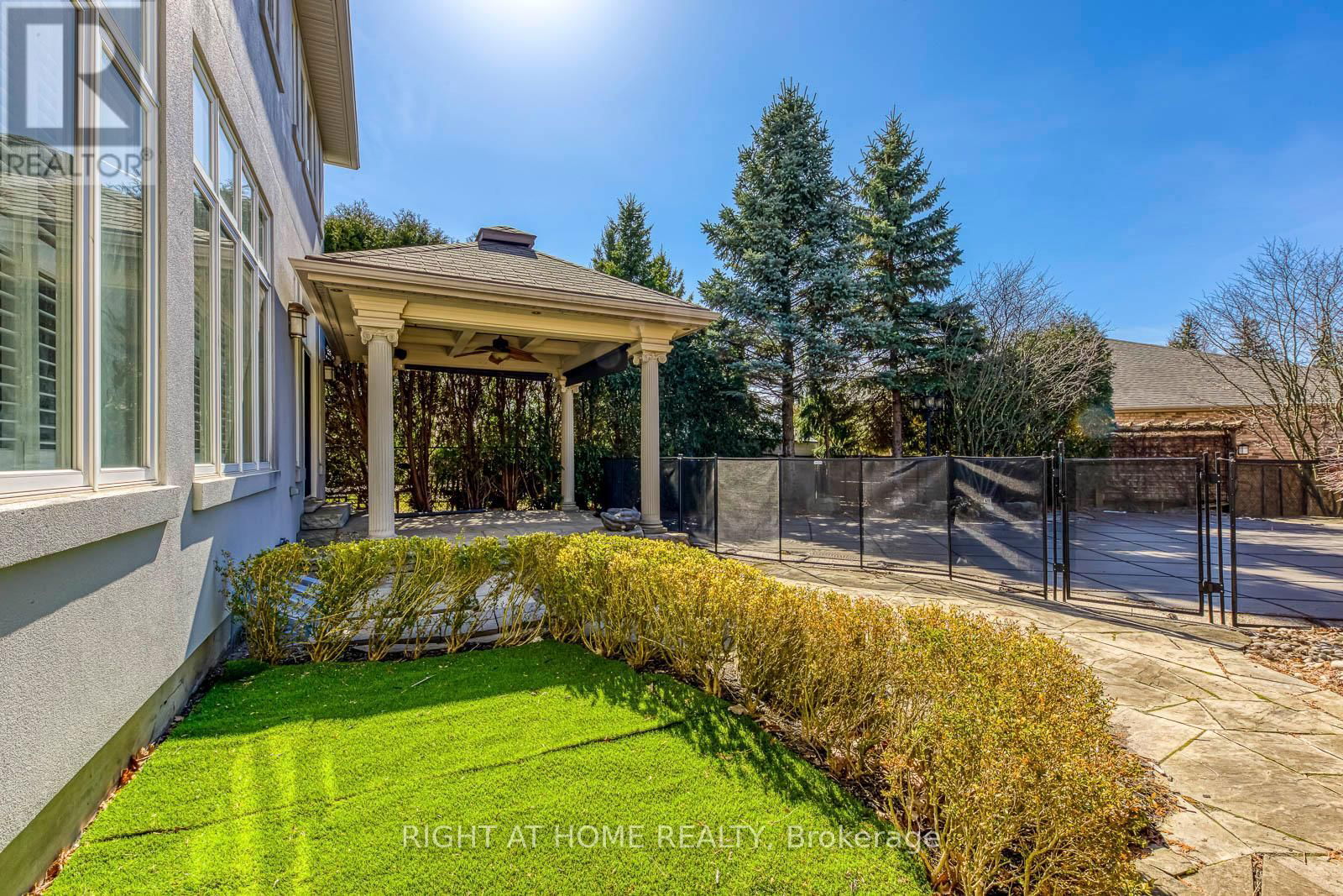 8 HACKAMORE COURT Image 44