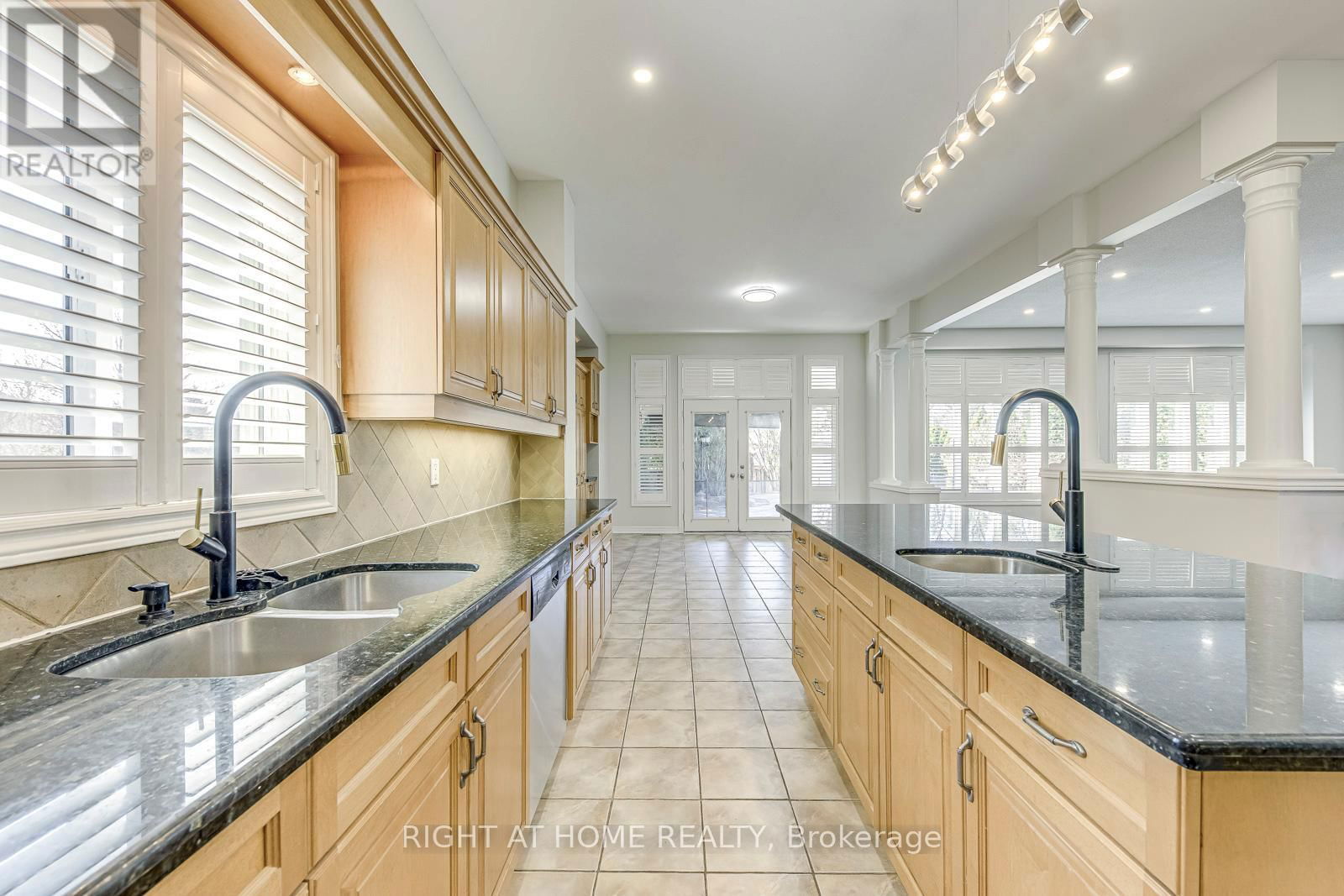 8 HACKAMORE COURT Image 6
