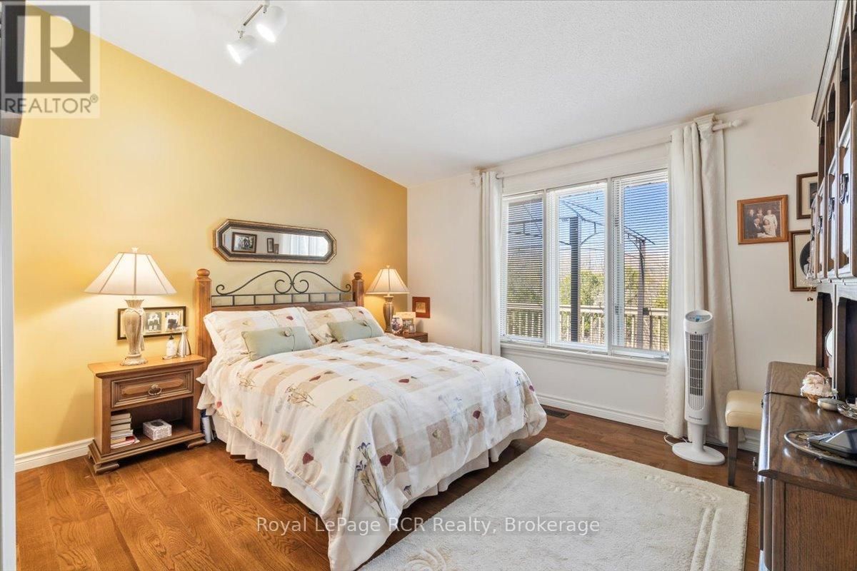 284 2ND AVENUE Image 20