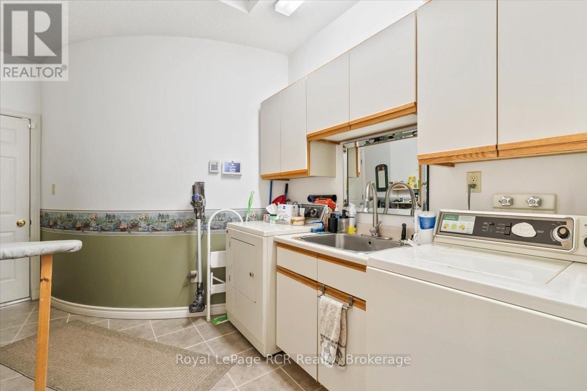 284 2ND AVENUE Image 23
