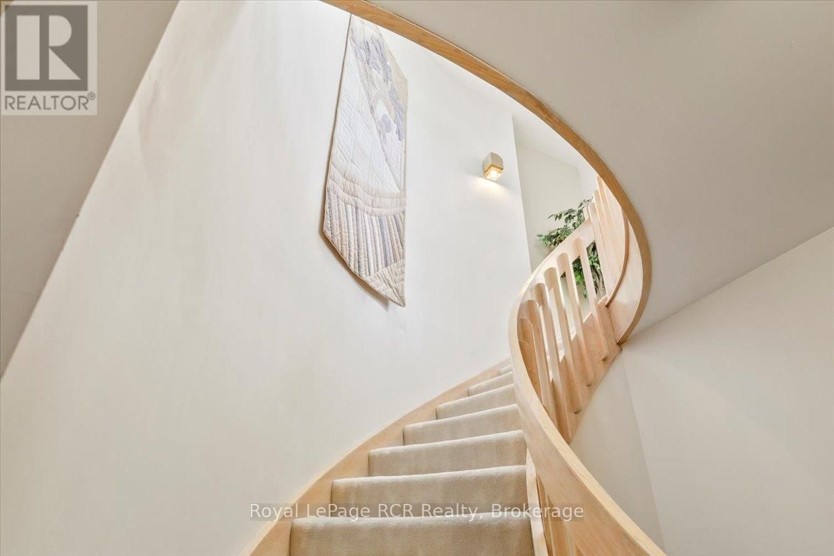 284 2ND AVENUE Image 24