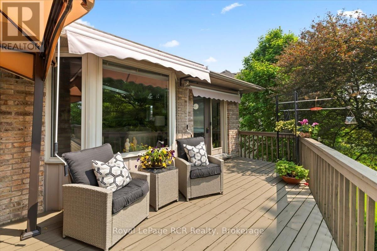 284 2ND AVENUE Image 32