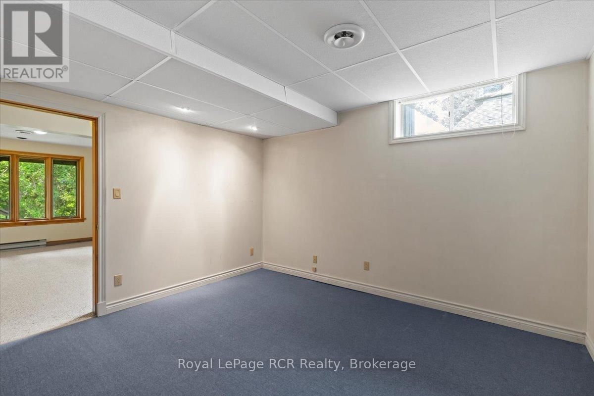 284 2ND AVENUE Image 44