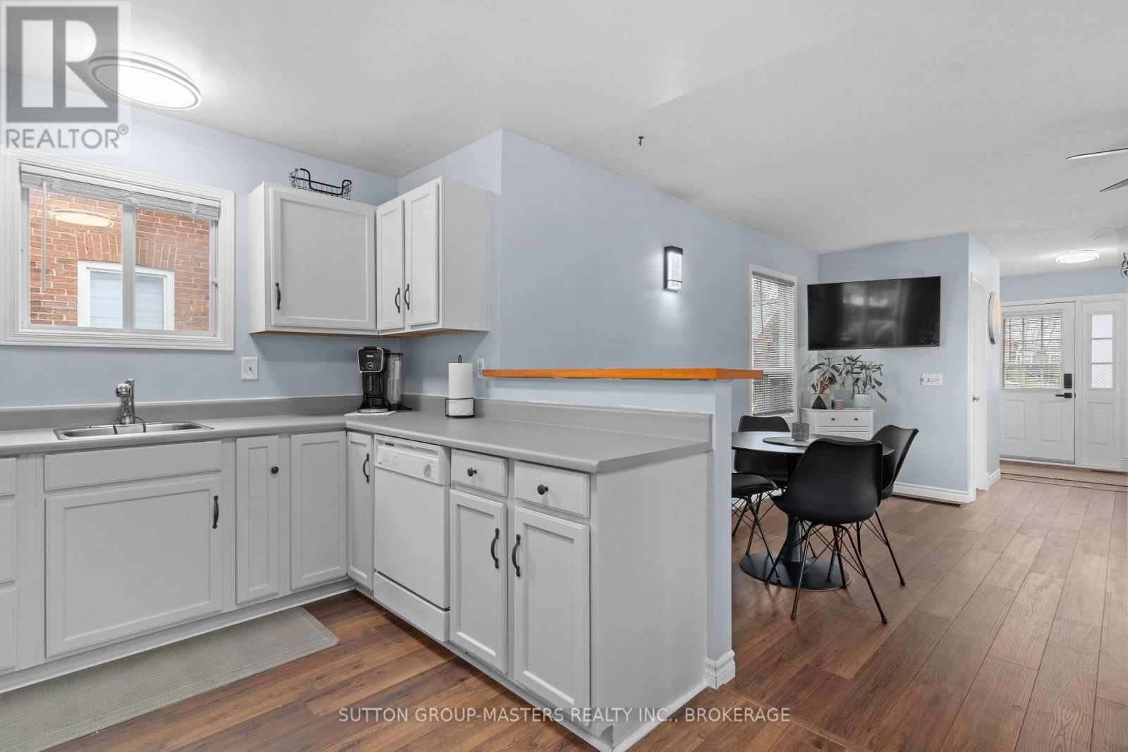 90 HICKORY STREET Image 11