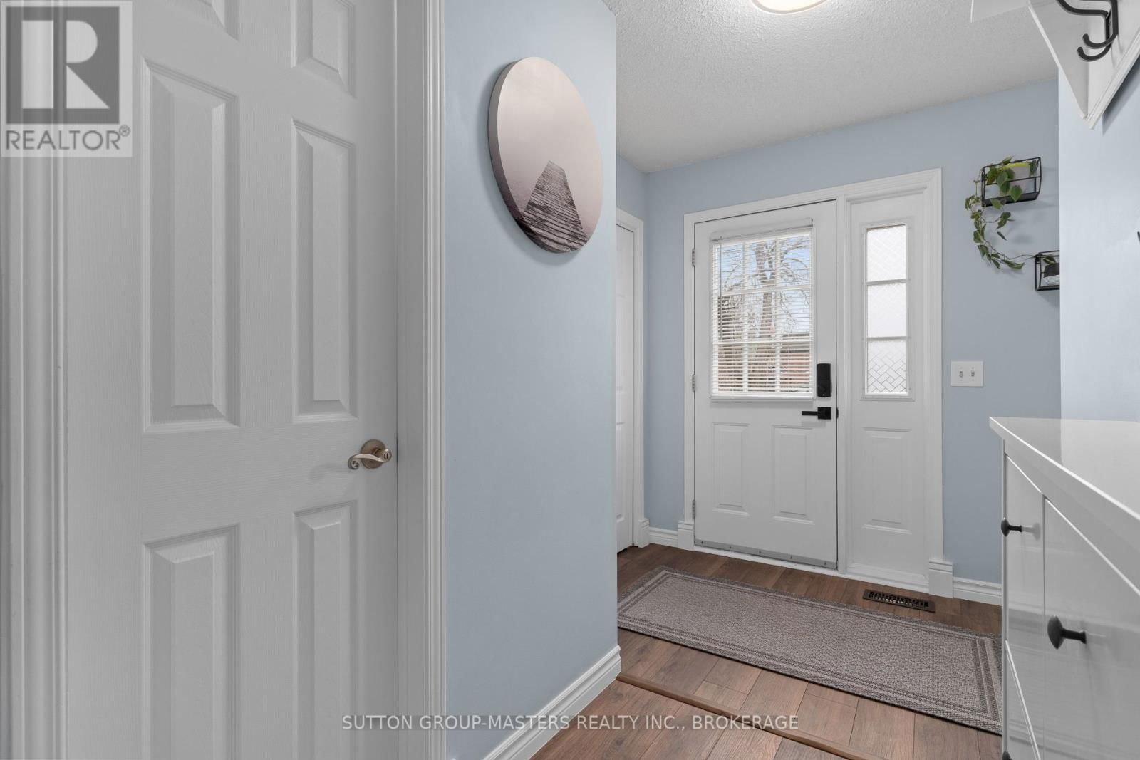 90 HICKORY STREET Image 3