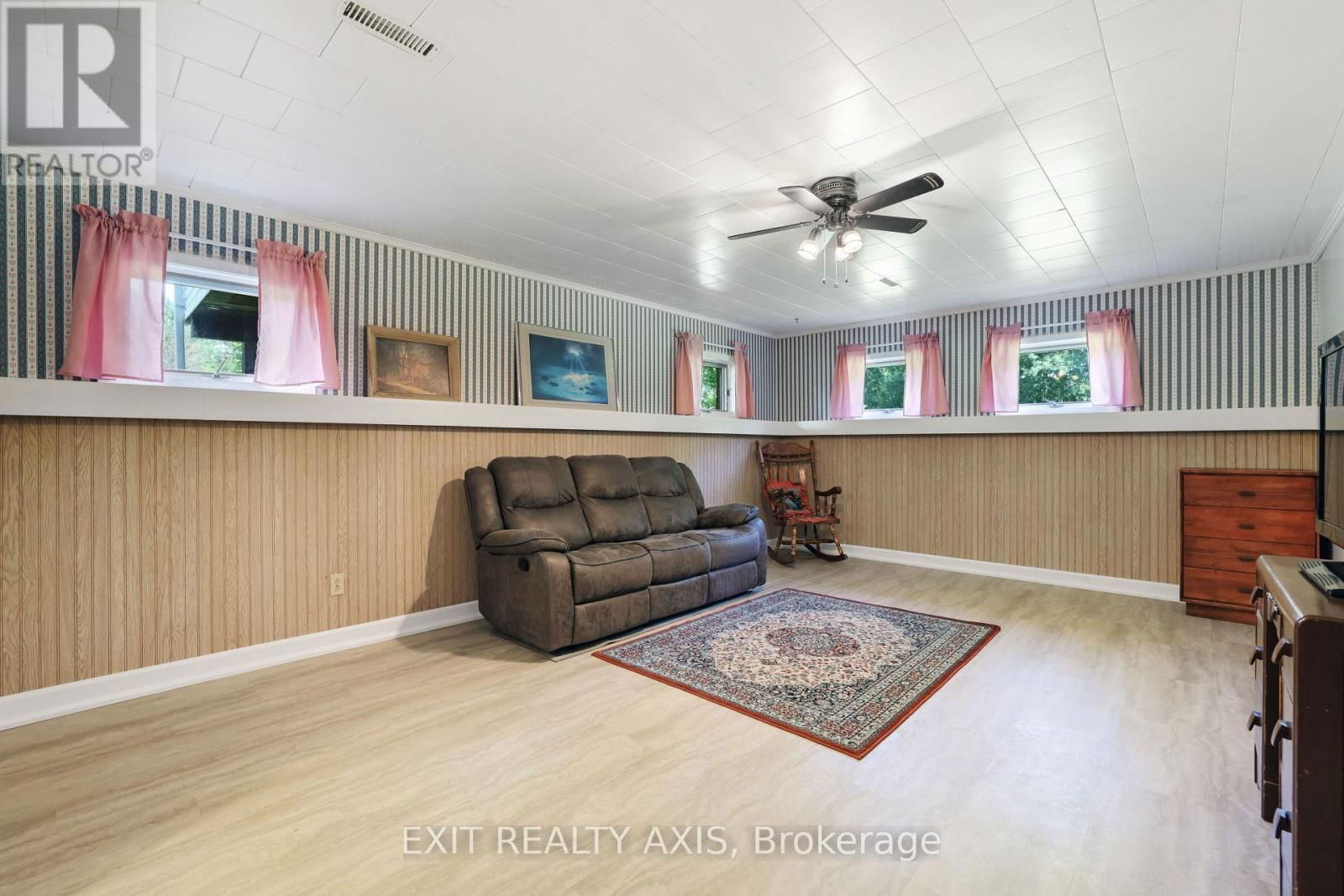 42 STRICKLAND ROAD Image 22