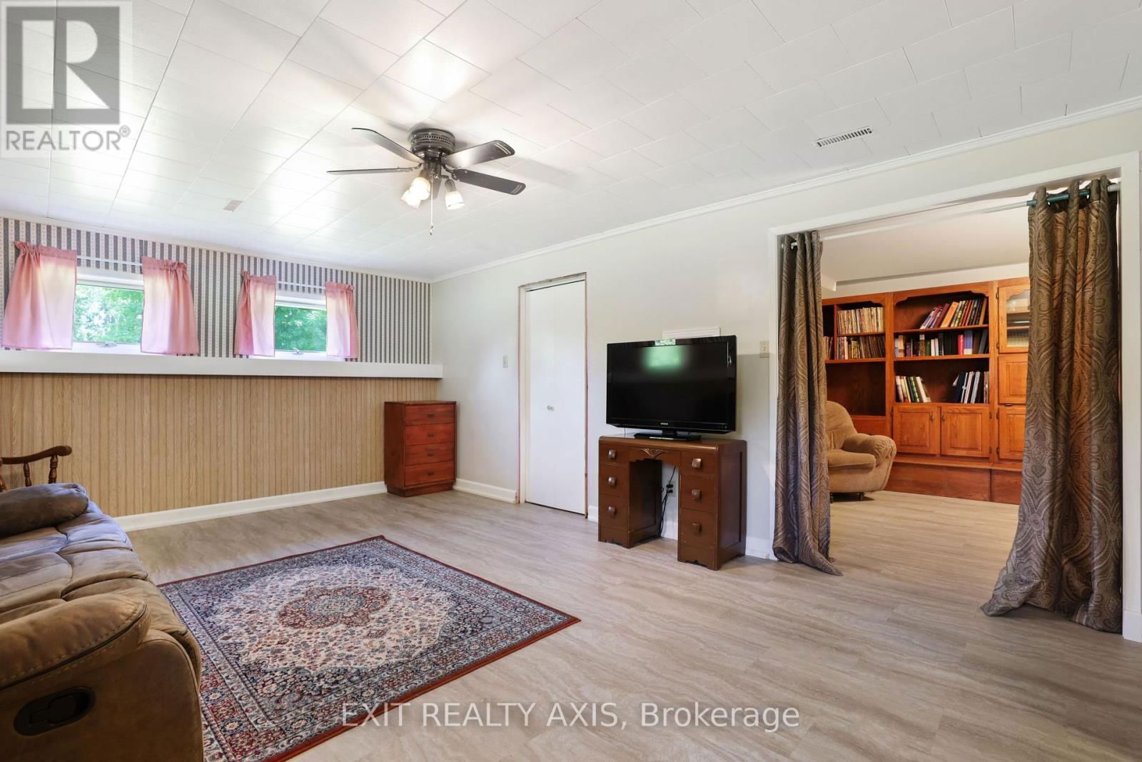 42 STRICKLAND ROAD Image 23
