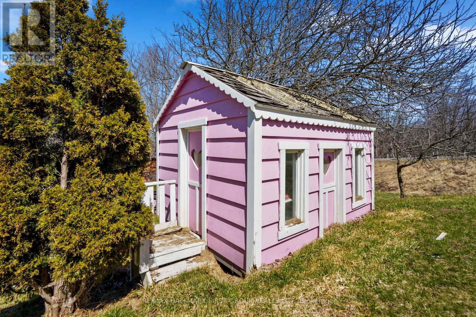 19 HALSTEAD ROAD Image 36