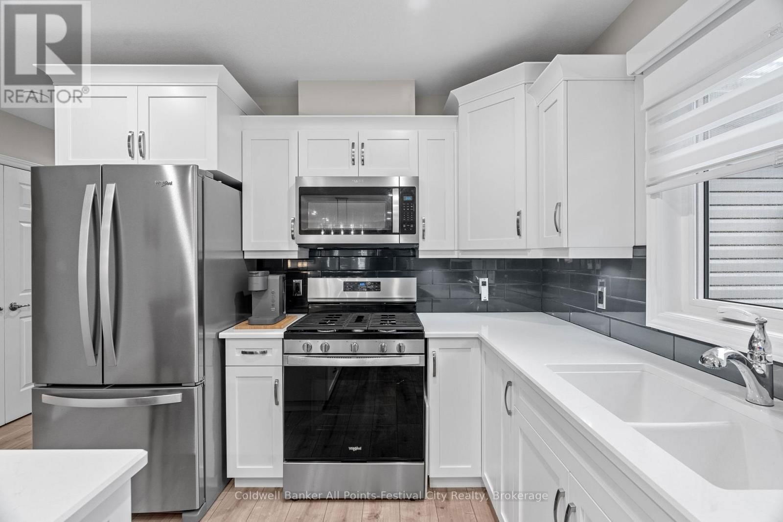 237 LAKE BREEZE DRIVE Image 10