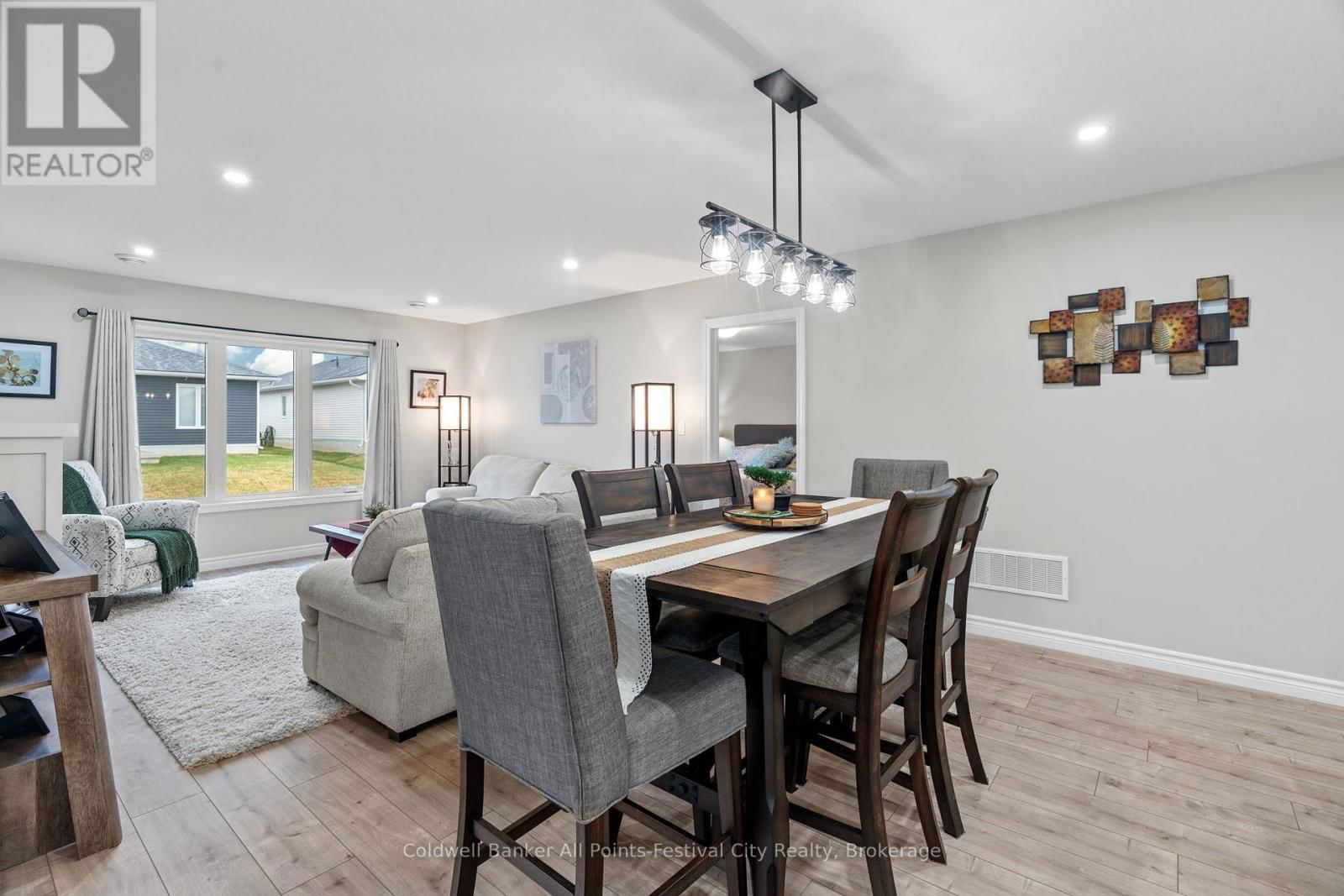 237 LAKE BREEZE DRIVE Image 14