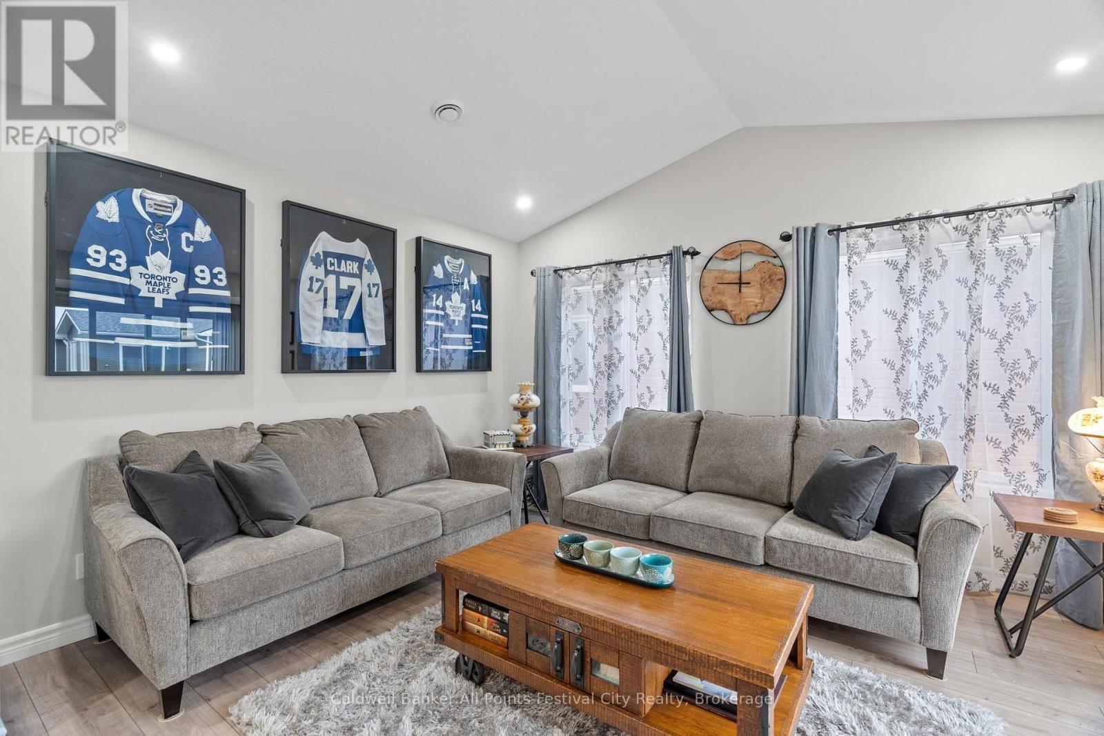 237 LAKE BREEZE DRIVE Image 16