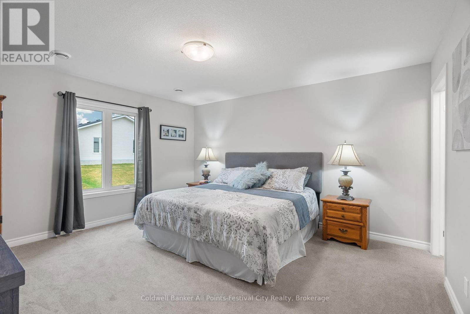 237 LAKE BREEZE DRIVE Image 21