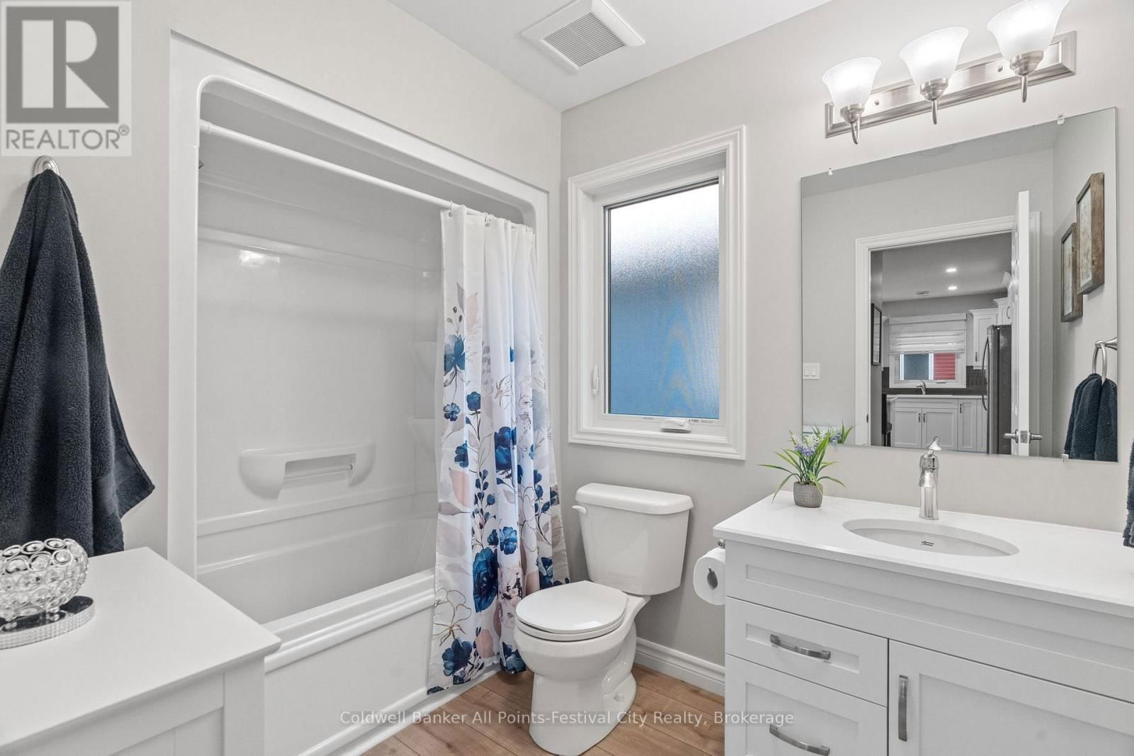 237 LAKE BREEZE DRIVE Image 33