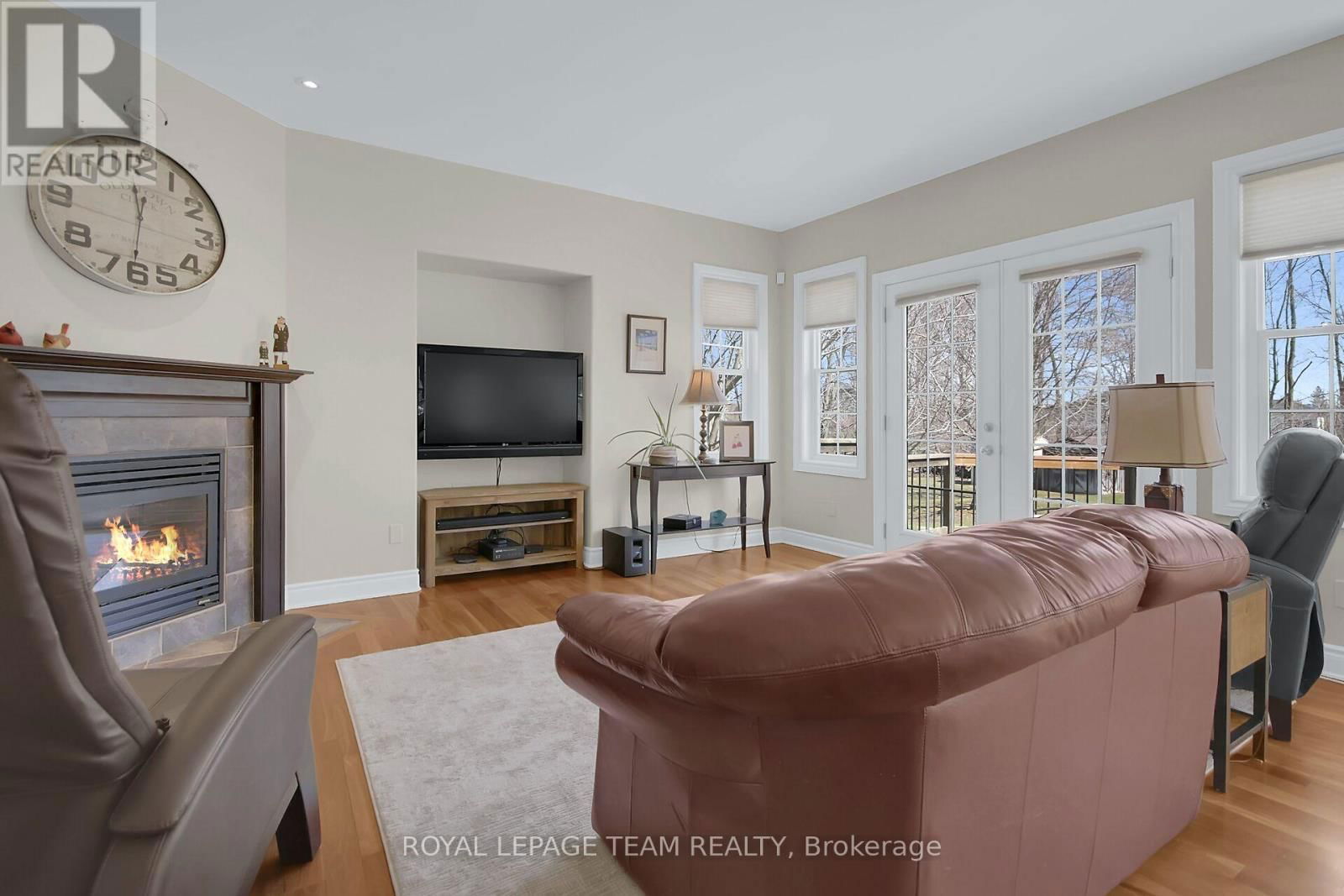 1621 SHAUNA CRESCENT Image 14