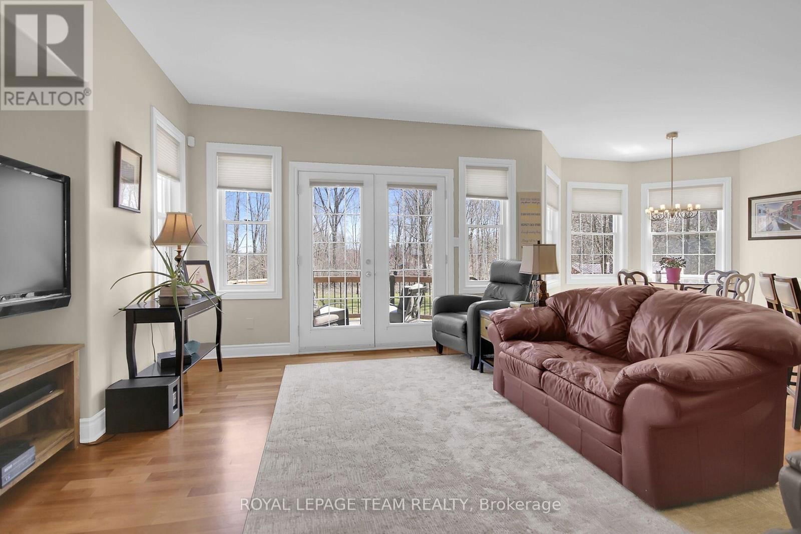 1621 SHAUNA CRESCENT Image 15