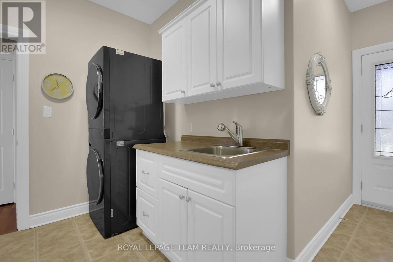 1621 SHAUNA CRESCENT Image 20