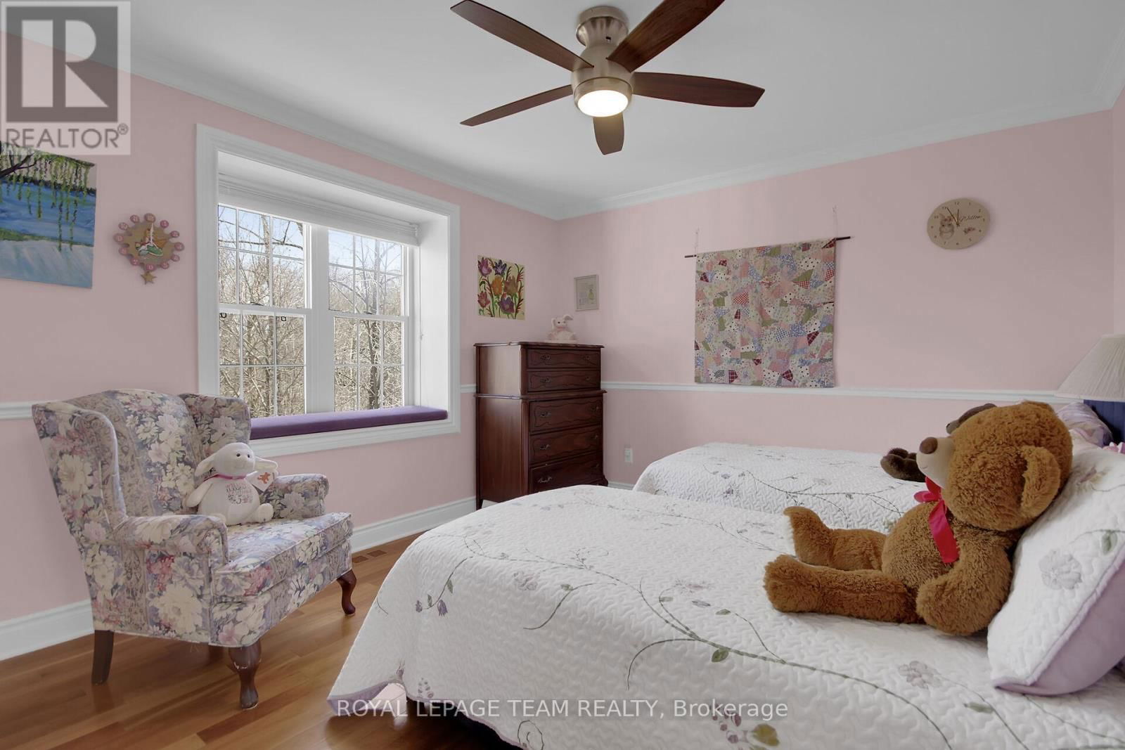 1621 SHAUNA CRESCENT Image 27