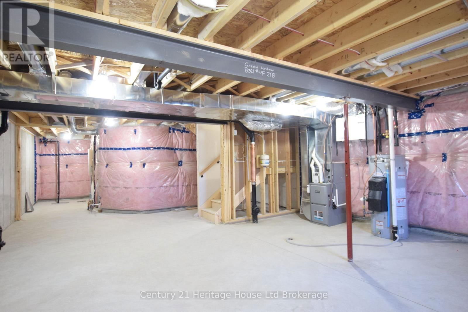 303 SIMCOE STREET Image 39