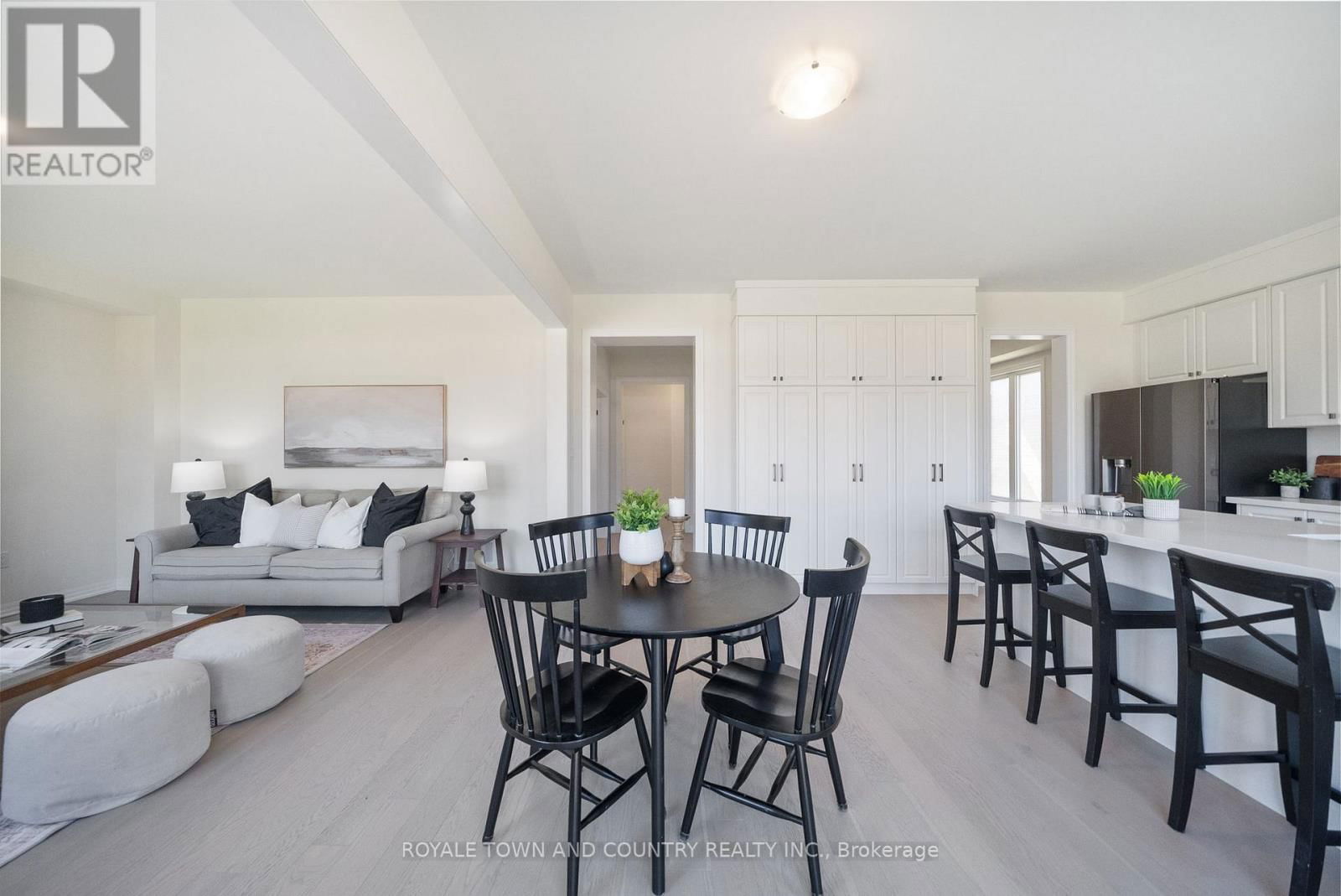 42 DOBSON STREET Image 15