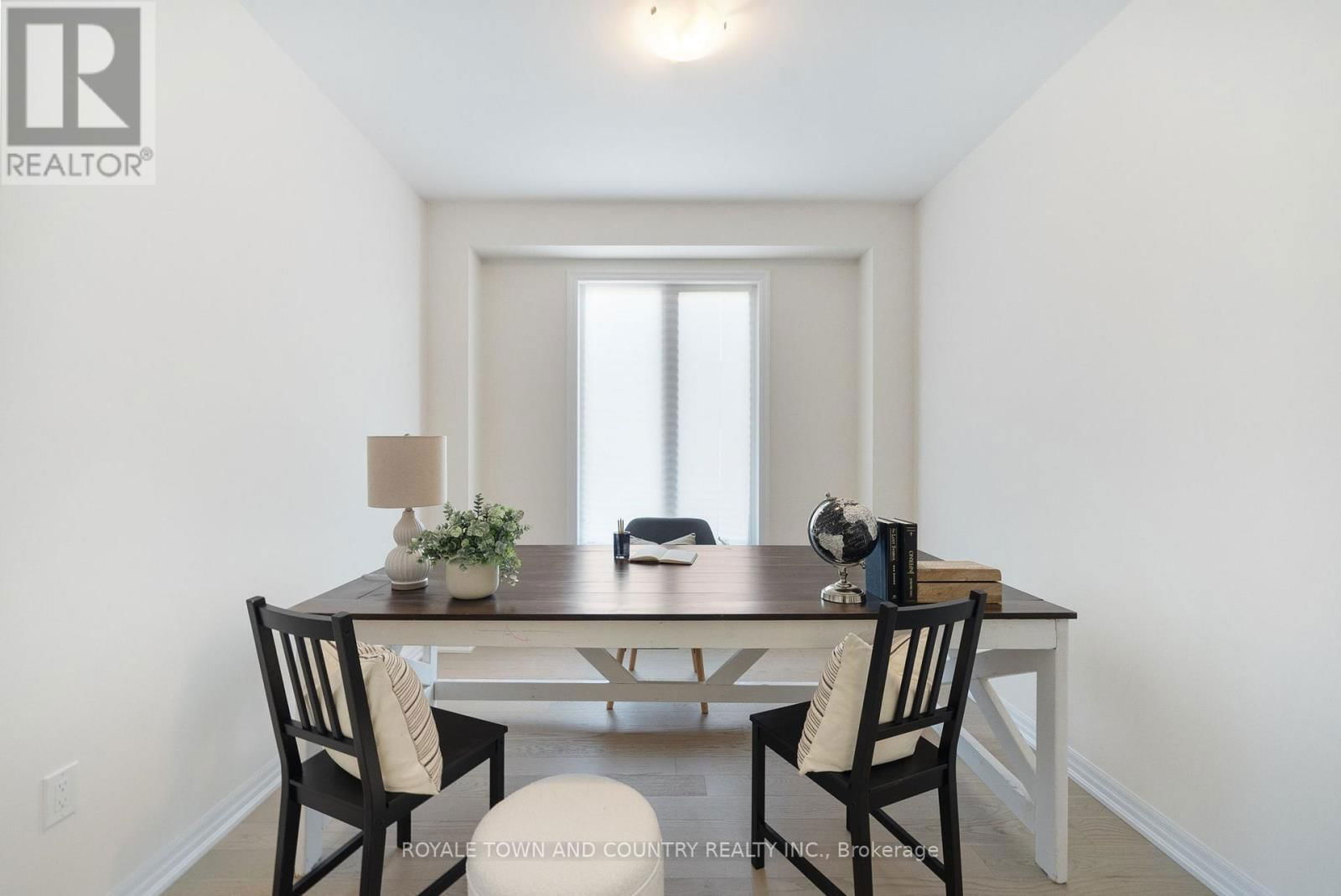 42 DOBSON STREET Image 20