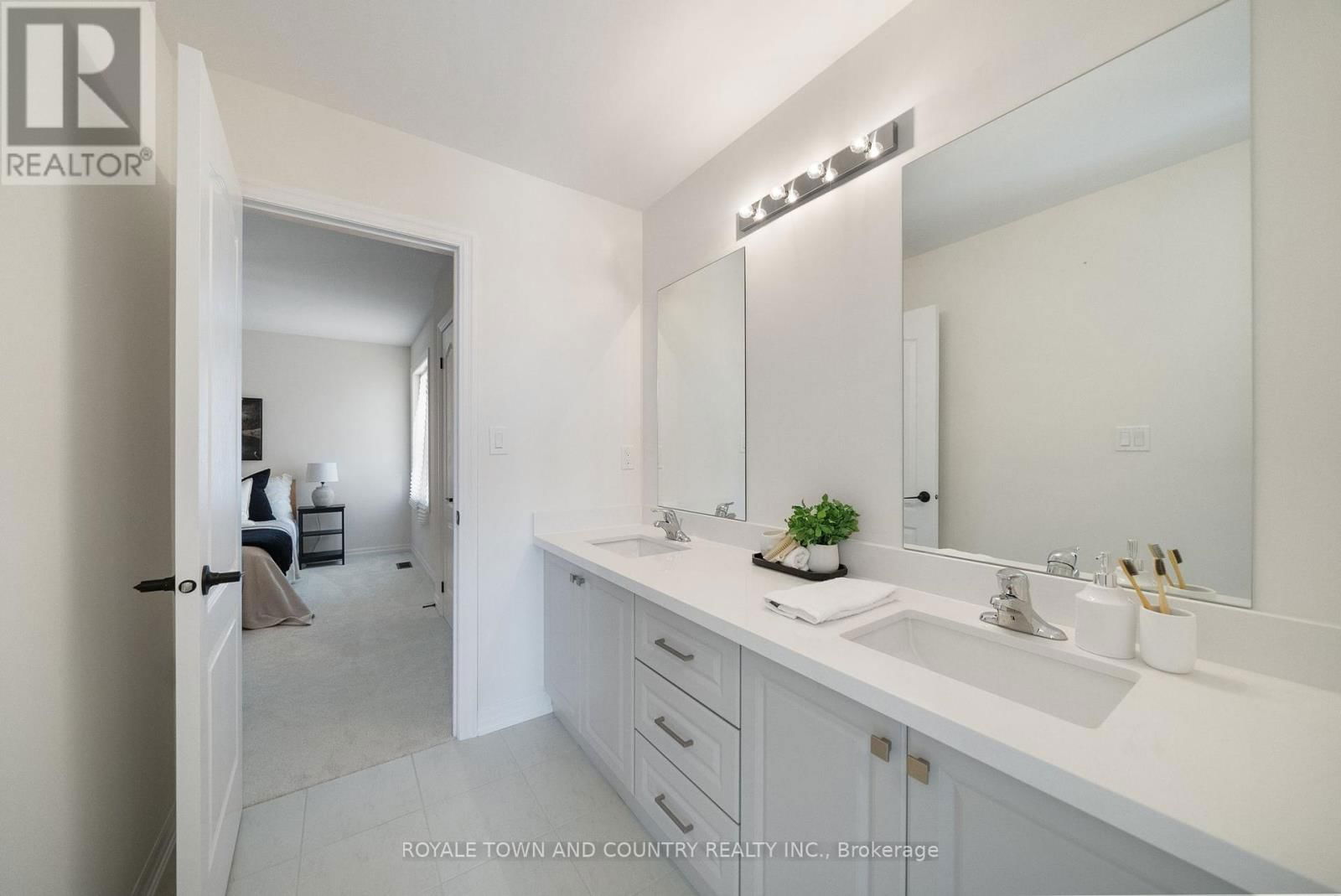 42 DOBSON STREET Image 25