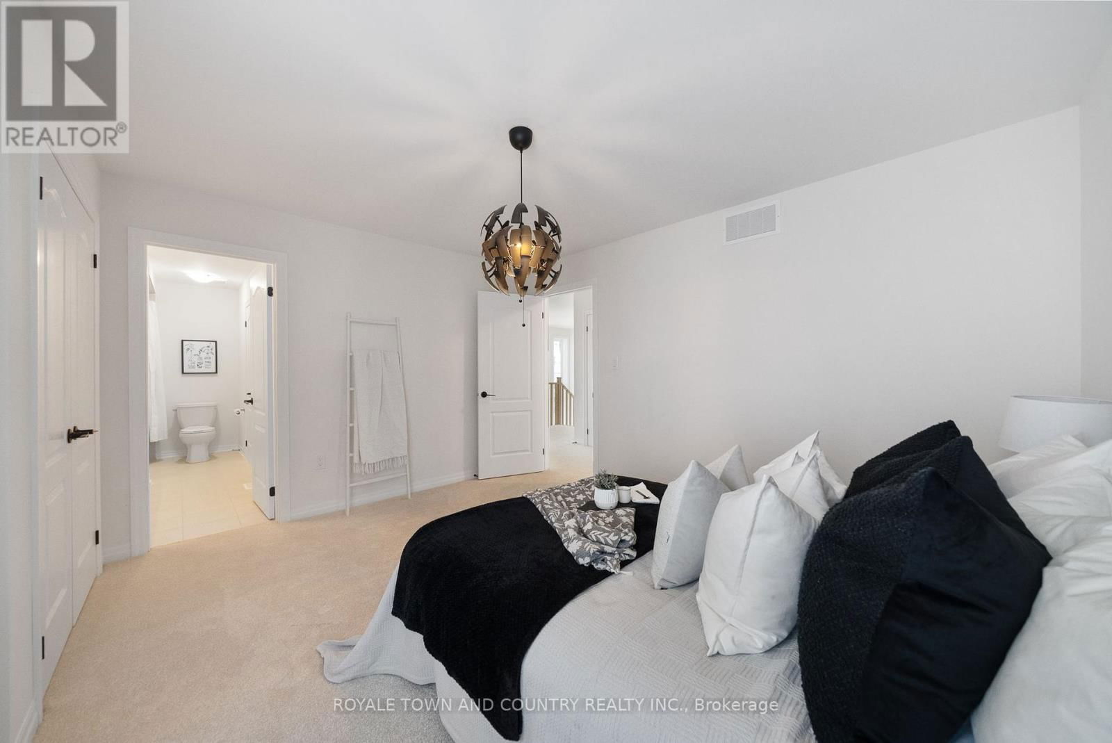 42 DOBSON STREET Image 28