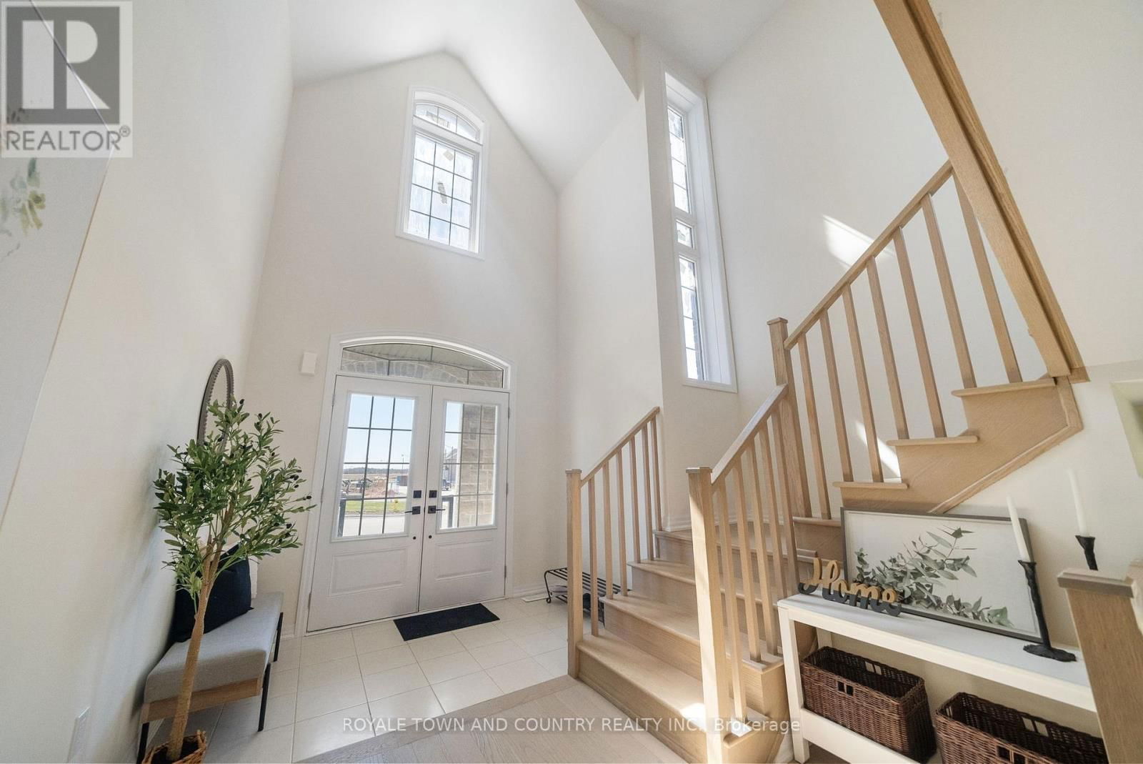42 DOBSON STREET Image 3