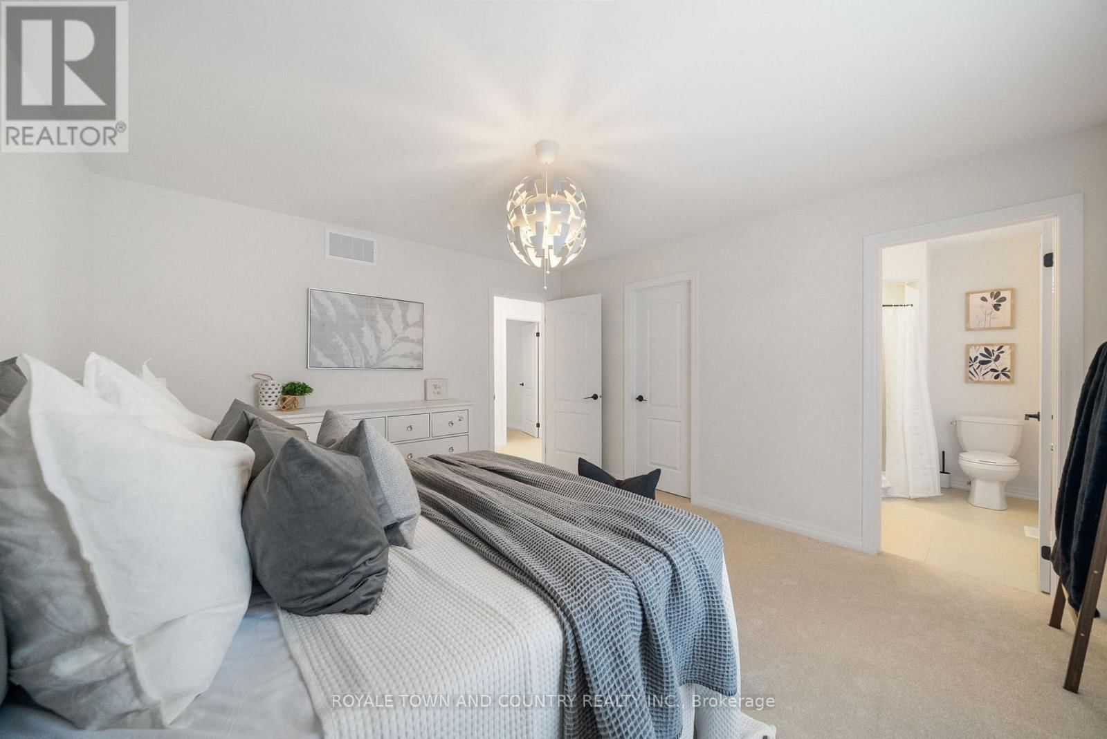 42 DOBSON STREET Image 30