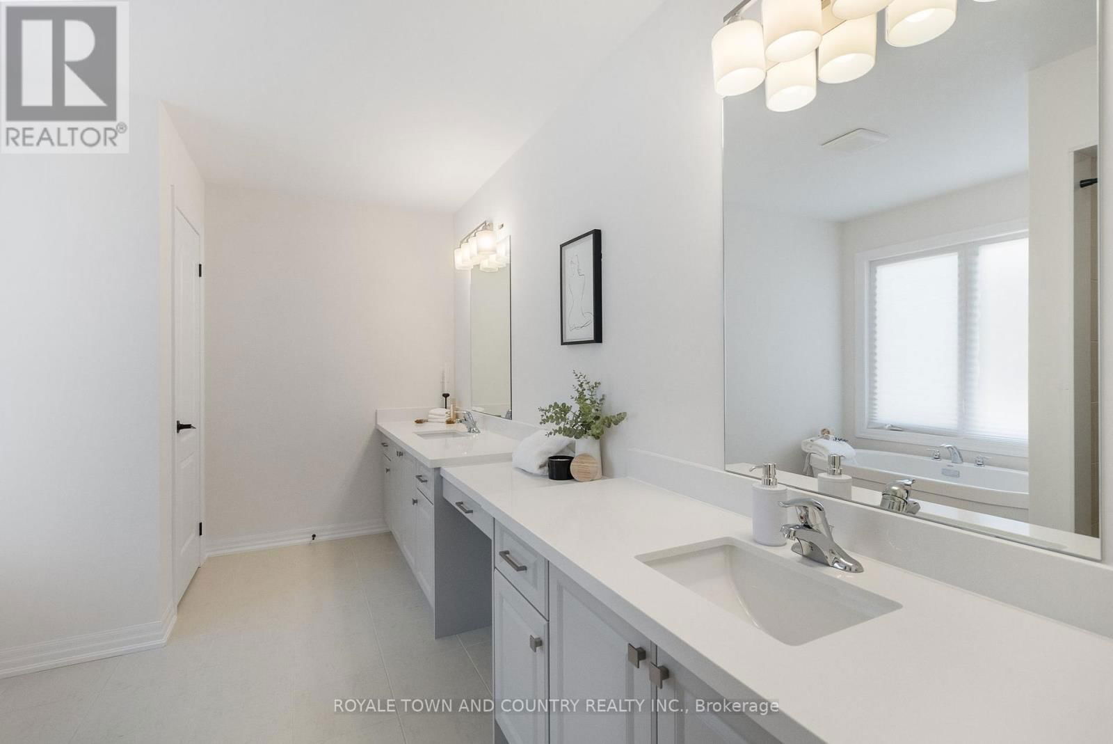 42 DOBSON STREET Image 35