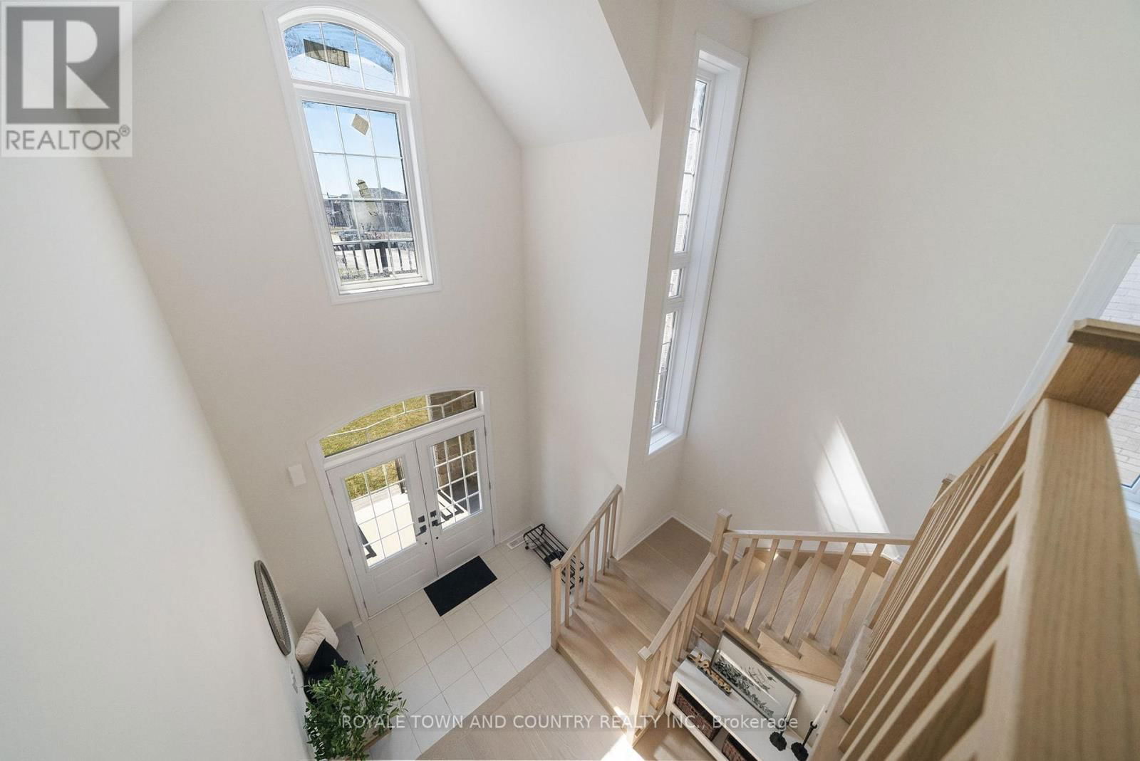 42 DOBSON STREET Image 4