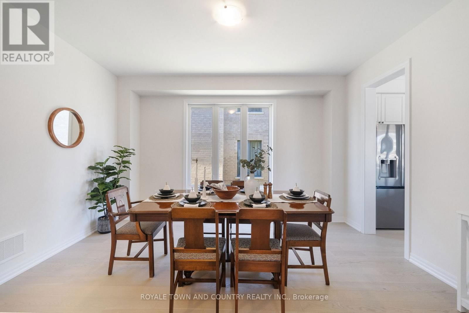 42 DOBSON STREET Image 7