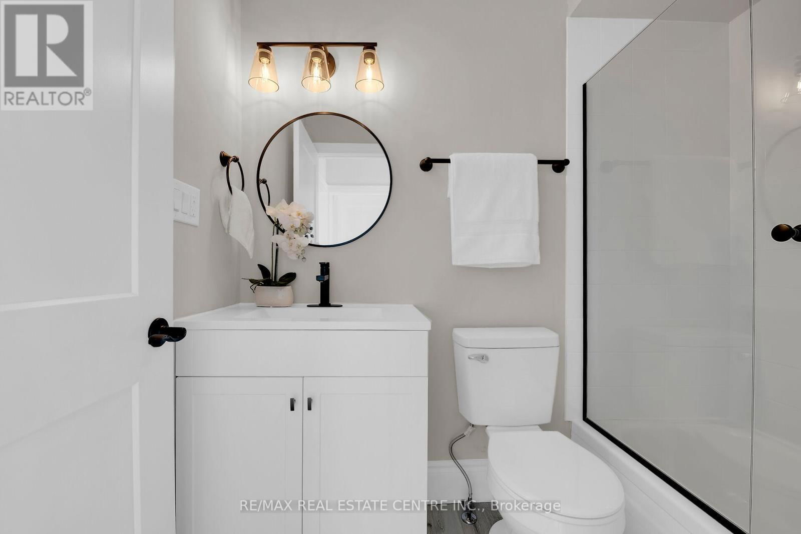 70 ROBINS AVENUE Image 14