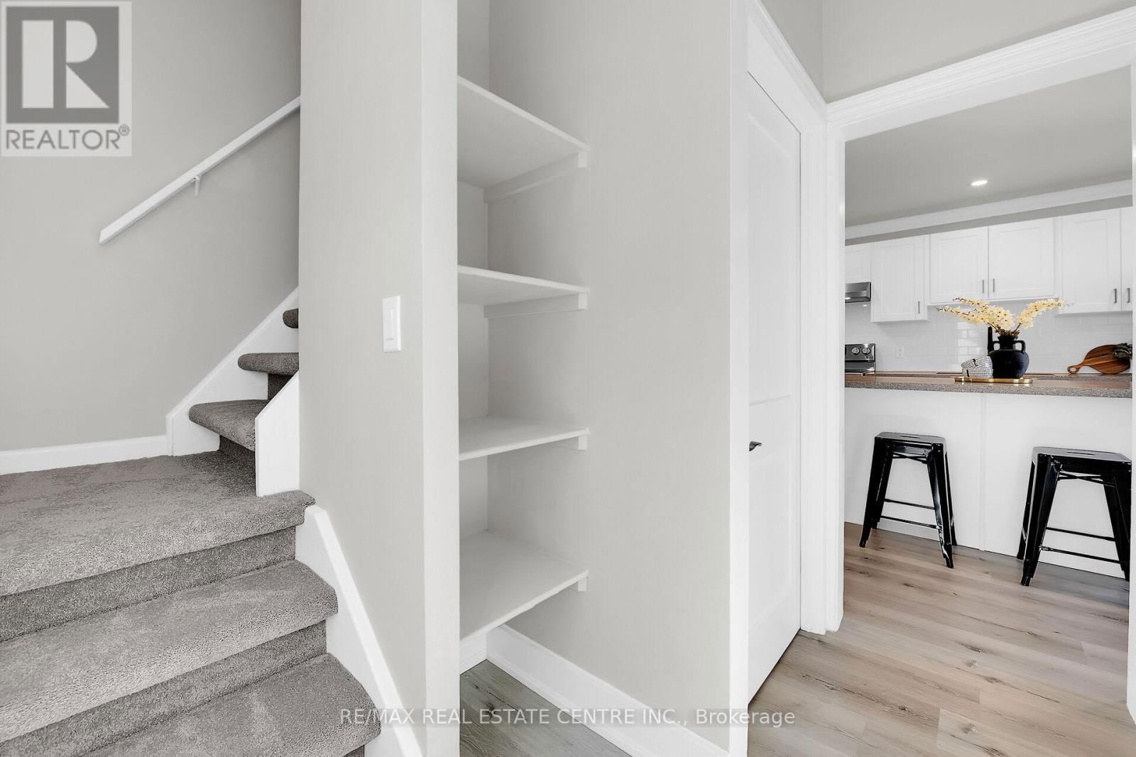 70 ROBINS AVENUE Image 15