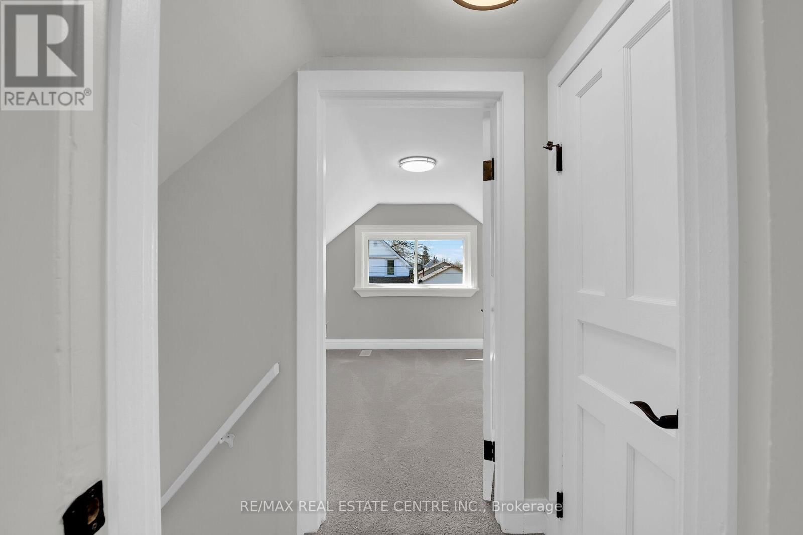70 ROBINS AVENUE Image 18