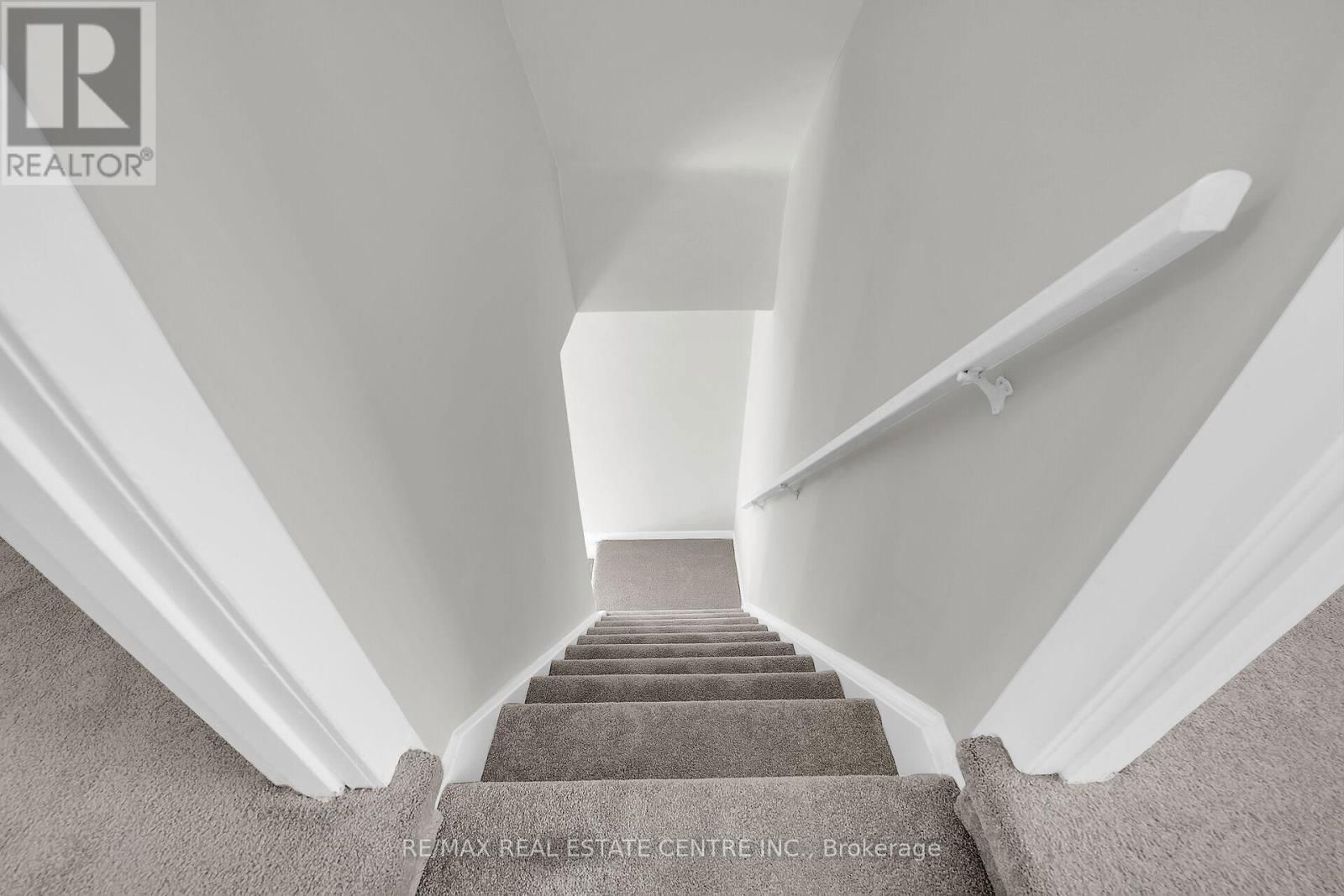 70 ROBINS AVENUE Image 22