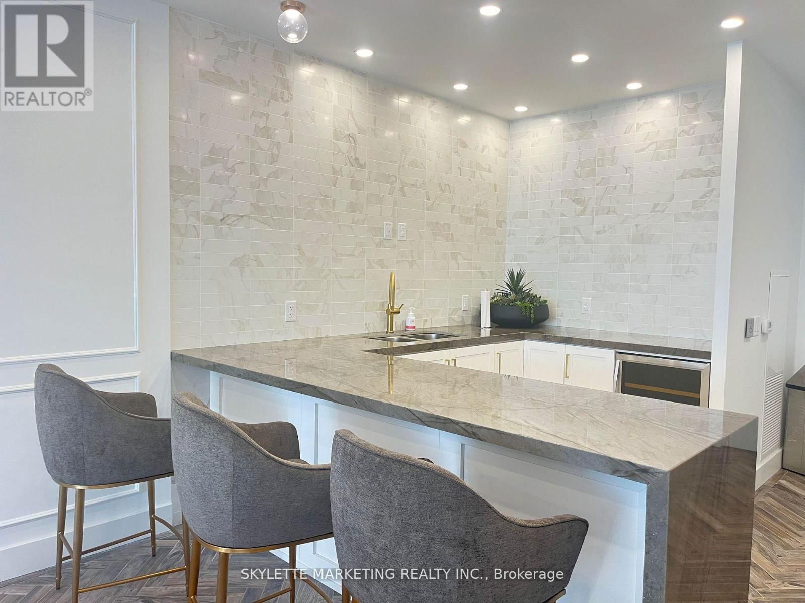 302 - 480 CALLAWAY ROAD Image 2