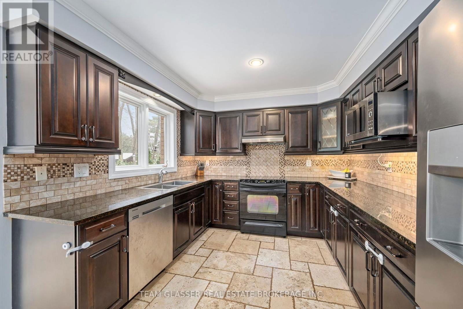 103 ROSE HIP PLACE Image 13